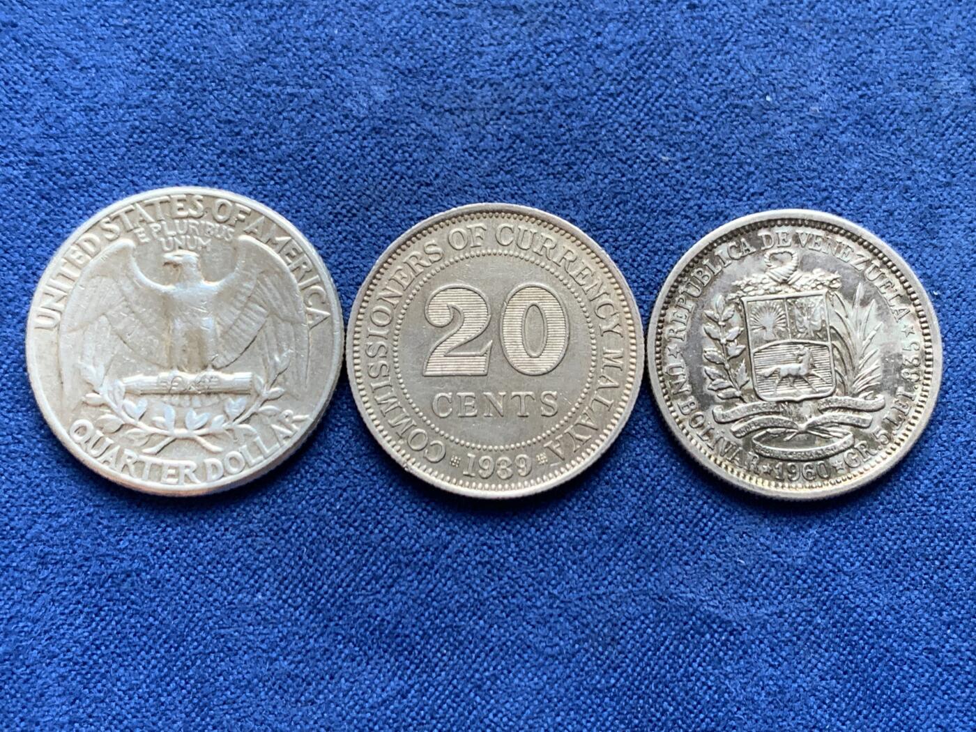 《竞宝斋》第447场 周日，周一，2场连拍 （全场包邮） 三枚一组 委内瑞拉1960年1玻利瓦尔银币+美国1964年华盛顿25美分银币+英属马来亚1939年20分银币