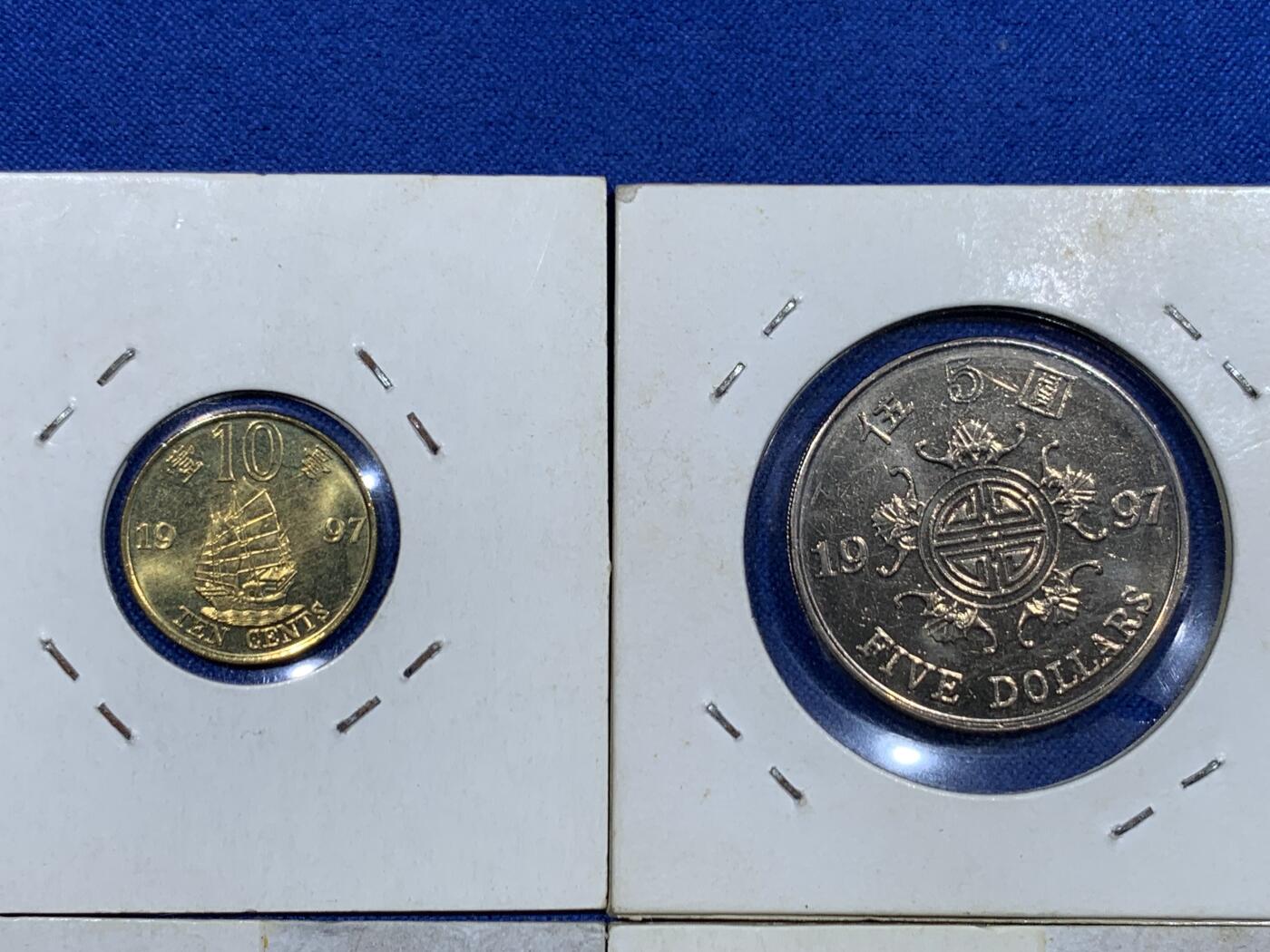 《竞宝斋》第447场 周日，周一，2场连拍 （全场包邮） 1997年香港特别行政区发行回归特种纪念币1套6枚，纸夹包装，品相不错，可以送评的状态。