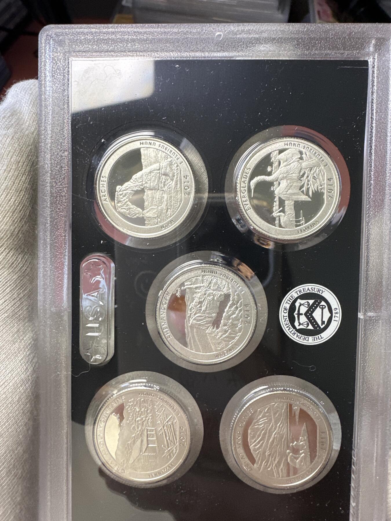 12.25银币、套币、精制币专场