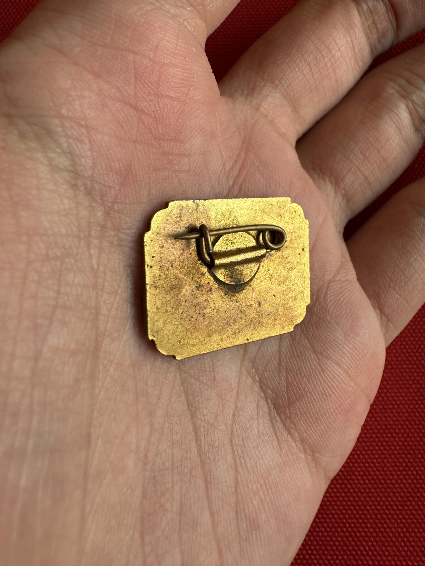 五哥徽章群   14号周日晚上八点4群联拍 铜章