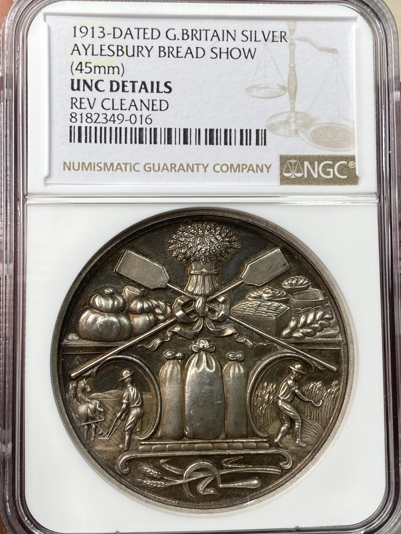 万国钱币拍卖第057期（万国冬季大拍） NGC UNCD 1913年英国艾尔斯伯里面包展大银章 种植、收割小麦并制作成面粉的过程银质图像化非常有意思 大规格45MM