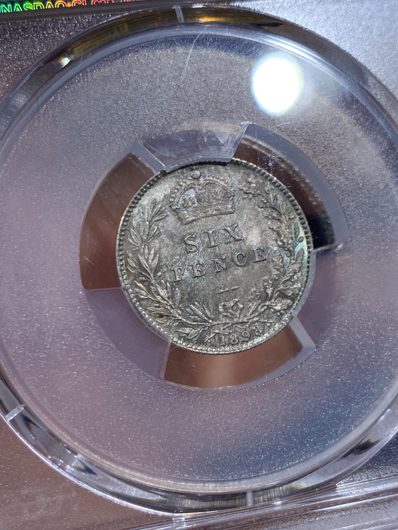 《竞宝斋》第447场 周日，周一，2场连拍 （全场包邮） PCGS MS65 英国1893年维多利亚批纱版6便士银币 双面绿彩包浆 转光犀利 季军分