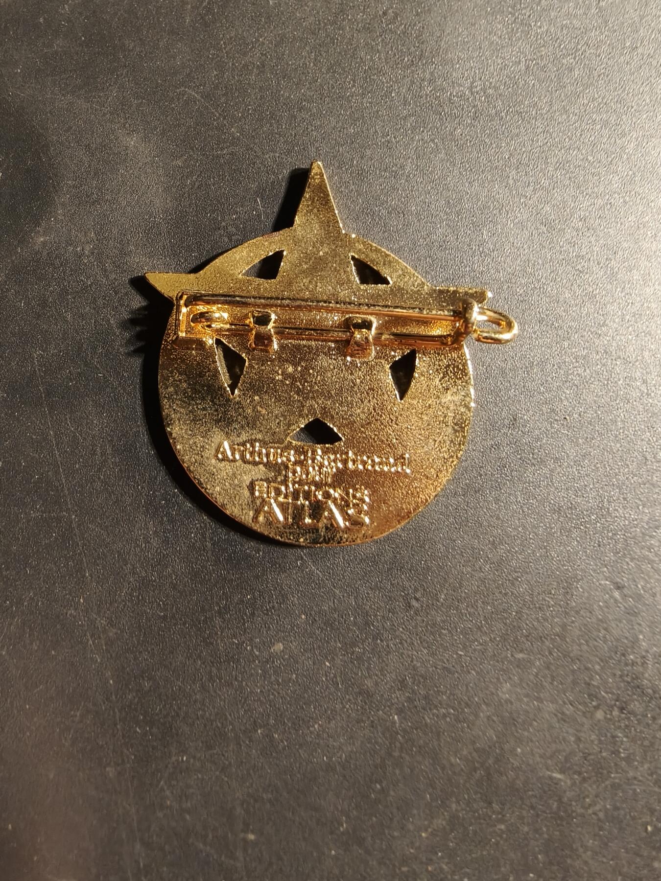 老王徽章第169期 法国陆军第5摩洛哥步枪兵团证章      第5摩洛哥步枪兵团是法国非洲军团的步兵团，活跃于两次世界大战之间，参加了第二次世界大战、印度支那战争和阿尔及利亚战争，于1965年解散。 