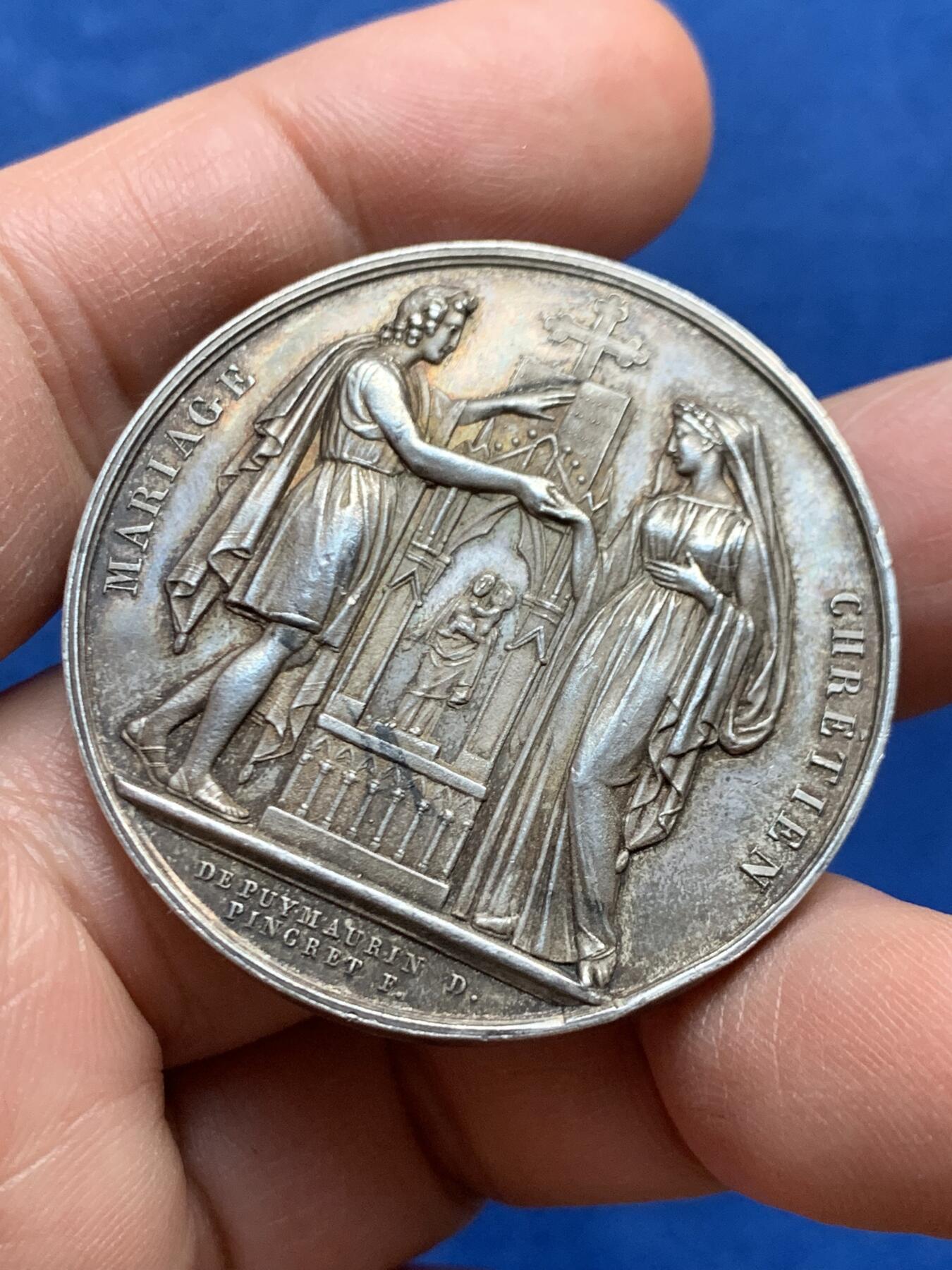 《竞宝斋》第447场 周日，周一，2场连拍 （全场包邮） 法国1833年婚礼银章 神灯边铭 32.2克 41.1mm 不多见的品种