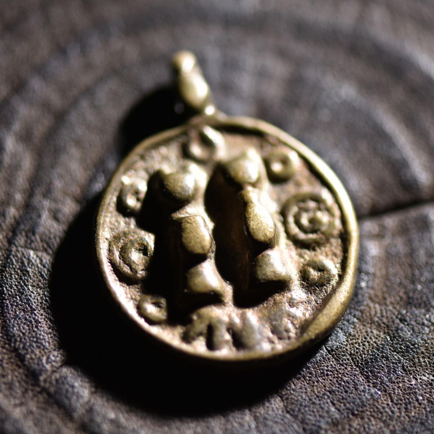 【良泉】【元旦直播场】1月1日晚19.30点开拍！208组西方古代钱币、日本朝鲜花钱 12.32克，李朝時代【朝鲜·花钱】雙童銭．四圏星，子孙昌盛，花钱