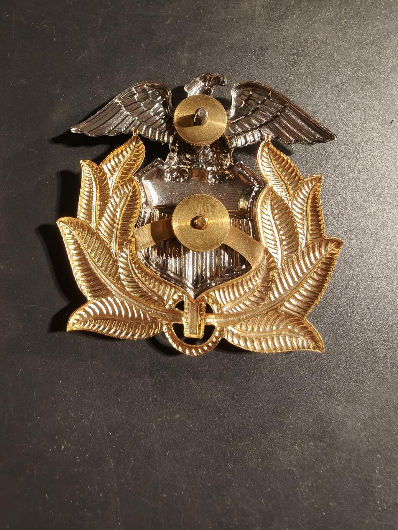 老王徽章第169期 美国军事海运司令部大檐帽帽徽