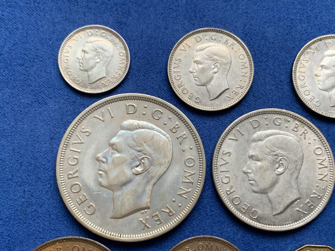 《竞宝斋》第447场 周日，周一，2场连拍 （全场包邮） 1937年乔治六世登基首发套币11枚装 7银4铜 细节见图