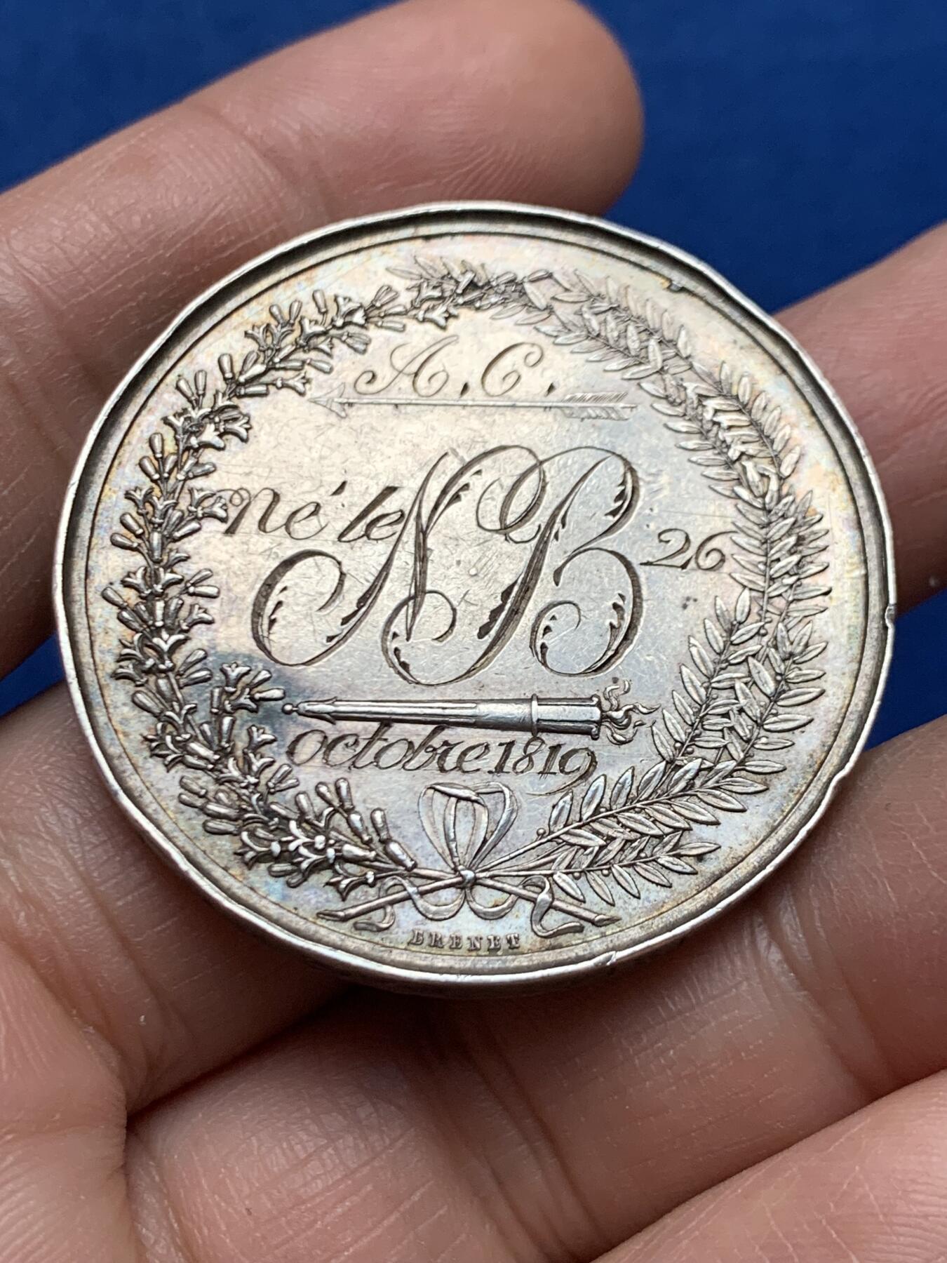 《竞宝斋》第447场 周日，周一，2场连拍 （全场包邮） 法国拿破仑一世时期 名家Brenet作 法国双天使婚礼银章 原铸 33克 40.2mm 周圈刻字 背面花体字漂亮