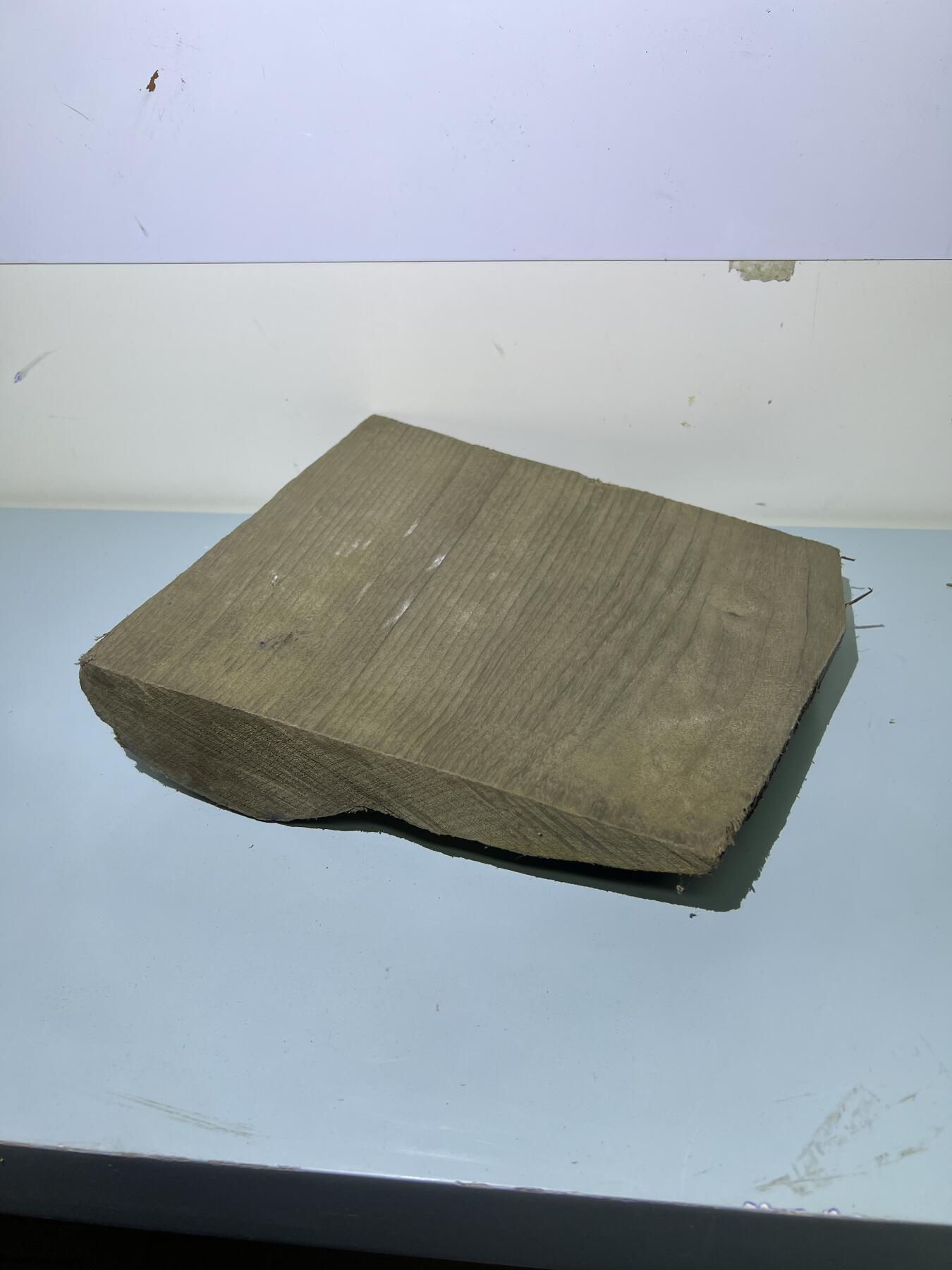 零元拍：B1 金丝楠 牌子料  带皮 满金丝 果香满满 尺寸：22/19.5/4.9/1.8CM。