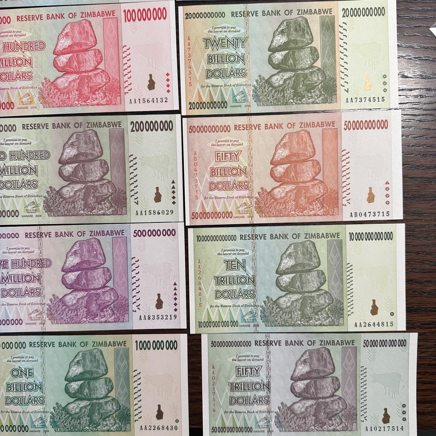 蒂克钱币-第51场 外国平价纸币最后一场 津巴布韦通货膨胀时期 纸币 一组 全新（有月牙痕）
