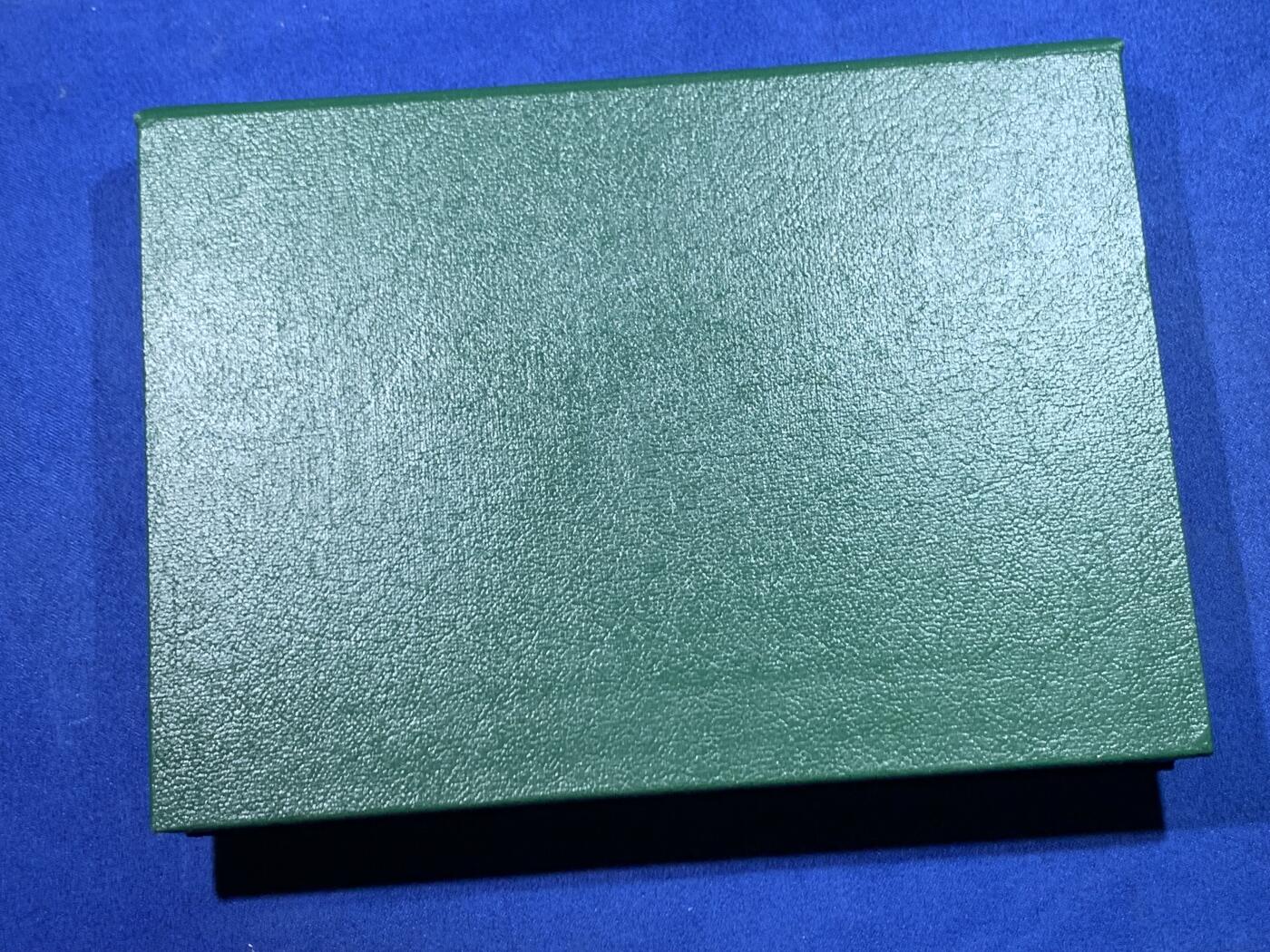 《竞宝斋》第447场 周日，周一，2场连拍 （全场包邮） 牙买加1994年 精制套币 英国皇家造币厂出品 包含10元精制纪念币（20g 34mm 50%银） 5元精制币（18.56g 36mm 50%银） 盒证齐全，品相好，盒装，发行仅500套，细节见图。