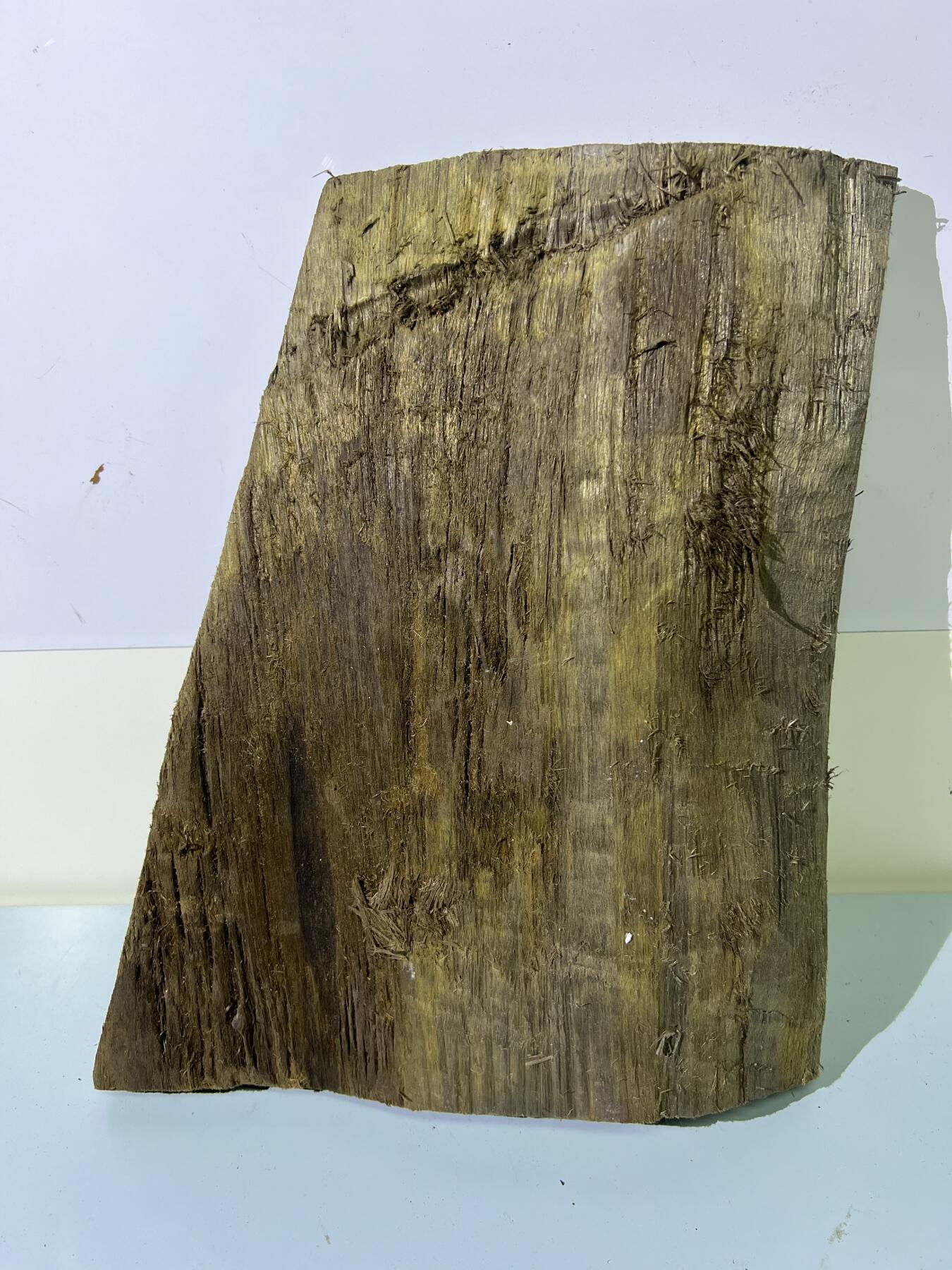 零元拍：B1-3 金丝楠 牌子料  带皮 满金丝 果香满满 尺寸：29/24/17.5/4.6/1CM。