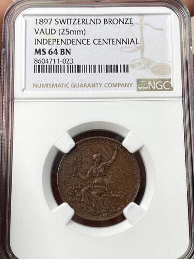 万国钱币拍卖第057期（万国冬季大拍） - NGC MS64 1897年瑞士联邦纪念沃州独立100周年纪念大铜章 沃州女神献上祝福 设计繁复美丽