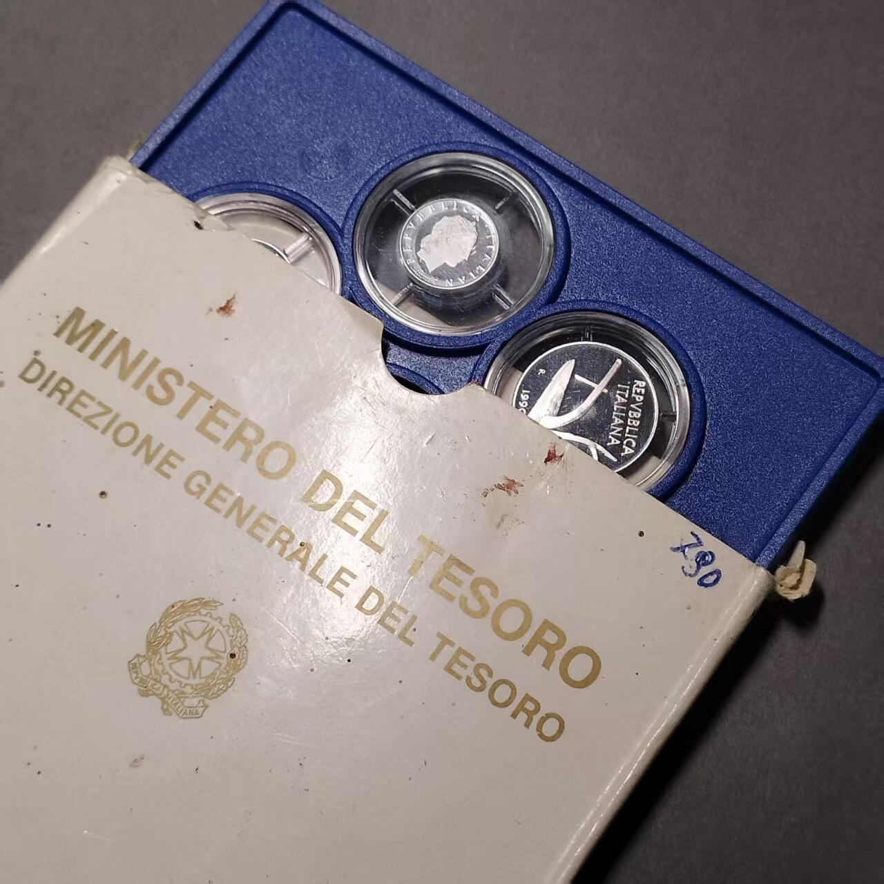 长老汇蛇年精选第八十一场拍卖 意大利1990年精制套币，缺两枚银币，量9400