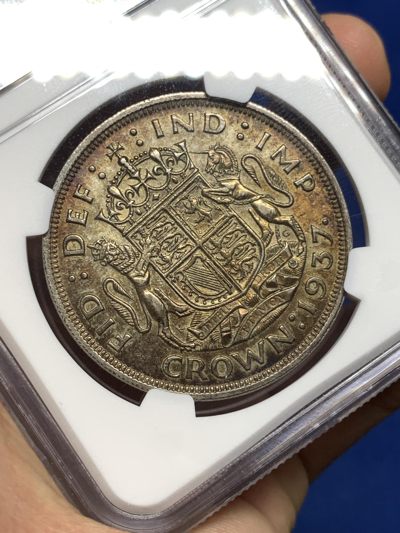 《竞宝斋》第447场 周日，周一，2场连拍 （全场包邮） NGC AU55 英国1937年乔治六世登基1克朗大银币，原味黑彩包浆，比白币更加独特。