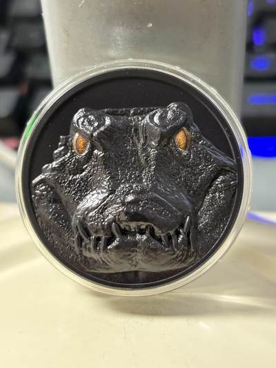 第186期拍卖 - 帕劳2023年夜间猎人系列凯门鳄曜石黑2盎司彩银币，9999银，发行量888枚