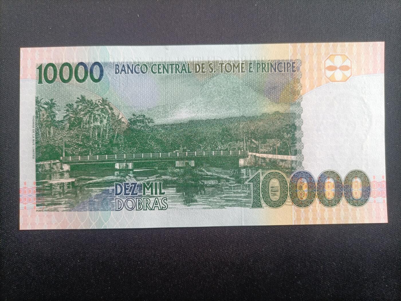 【游宝拍卖】乙巳蛇年96期 周四集拍 圣多美和普林西比-10000多布拉【全新UNC】