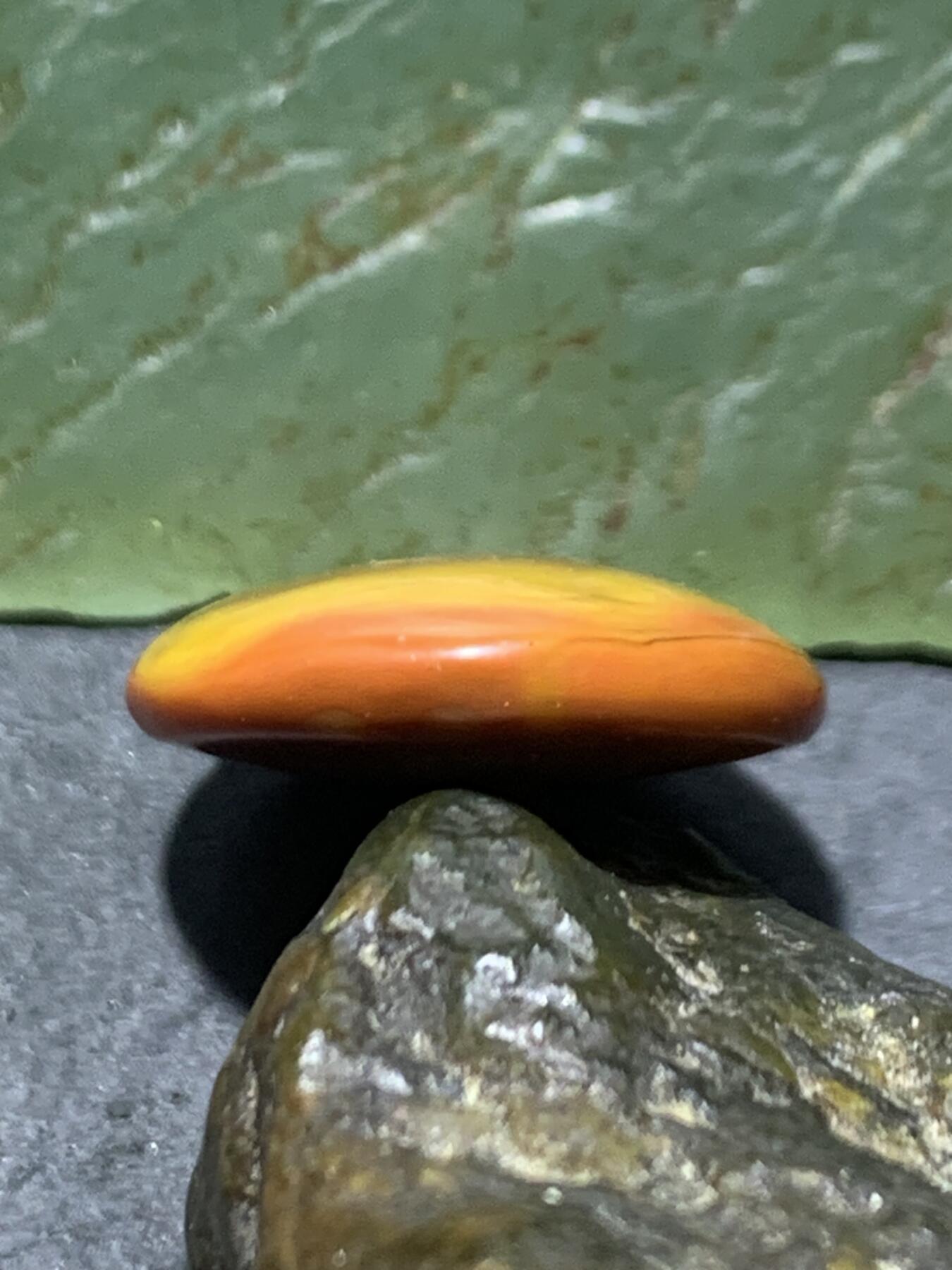 精美红黄双色战国红玛瑙小平安扣一个