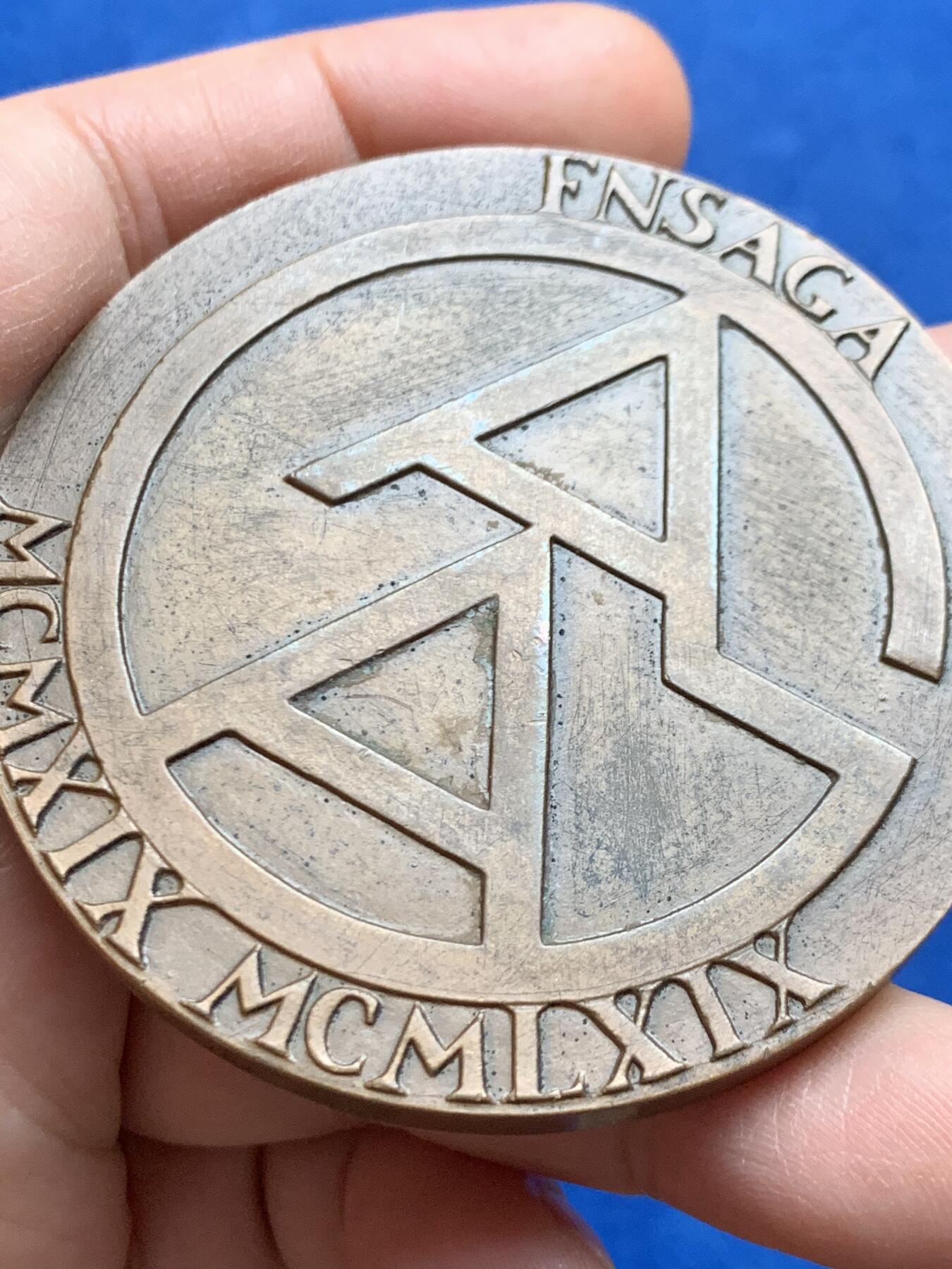 《竞宝斋》第447场 周日，周一，2场连拍 （全场包邮） 法国国家农业科学协会50周年纪念铜章 144.4克 62.5mm 1969 丰饶角铜标