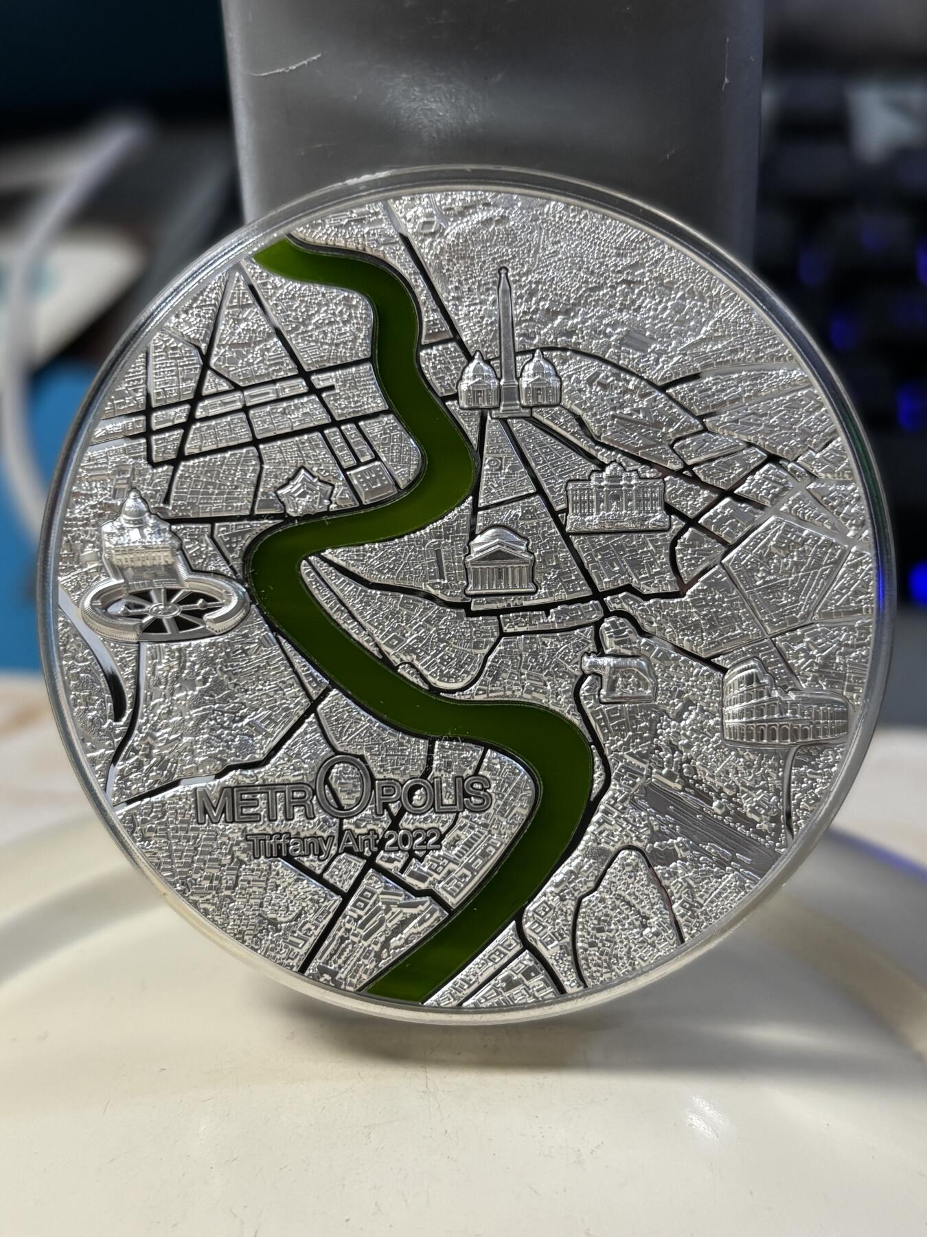 第186期拍卖 帕劳2022年蒂凡尼系列罗马街景3盎司镶嵌玻璃纪念银币，3盎司，999银，发行999枚，