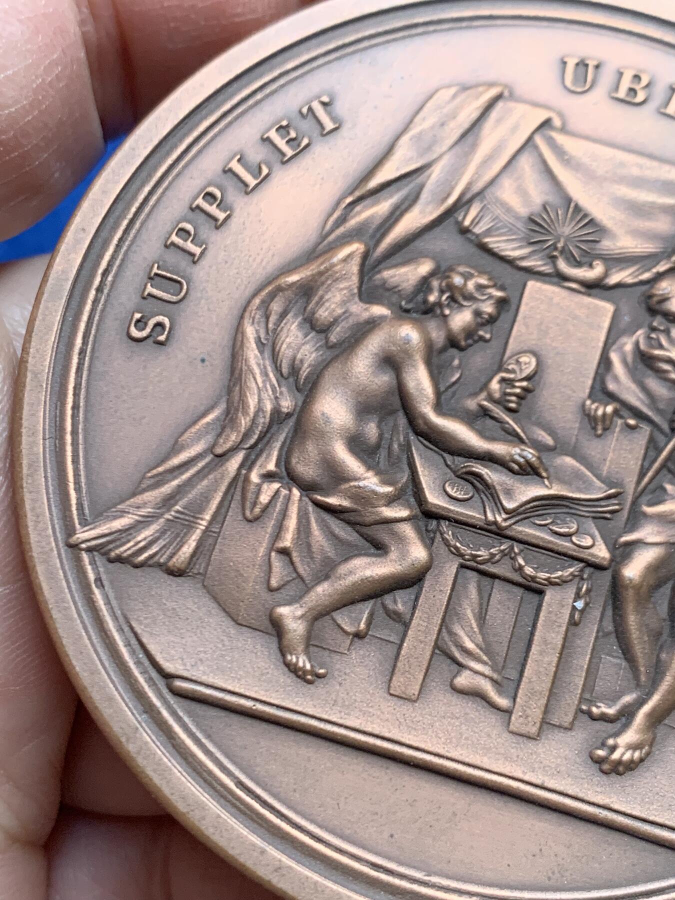 《竞宝斋》第447场 周日，周一，2场连拍 （全场包邮） 德国卡尔斯学院艺术与科学学院奖大铜章 铸造年代不详直径70.6mm 重量175.6g。