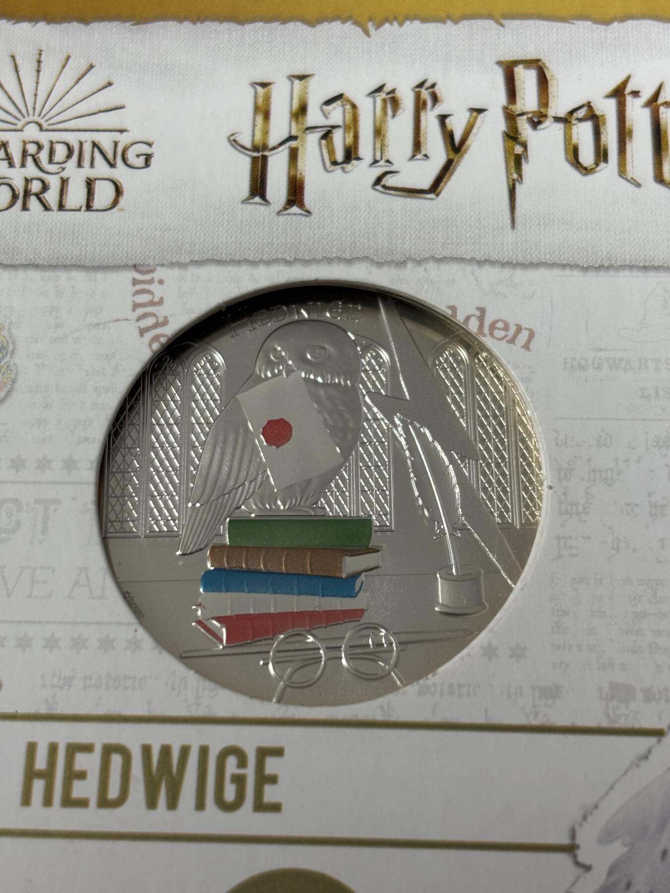 第186期拍卖 法国2021年哈利波特系列2组海德薇的信50欧彩银币原卡册，900银，41克