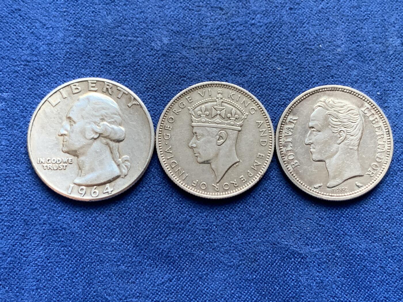 《竞宝斋》第447场 周日，周一，2场连拍 （全场包邮） 三枚一组 委内瑞拉1960年1玻利瓦尔银币+美国1964年华盛顿25美分银币+英属马来亚1939年20分银币