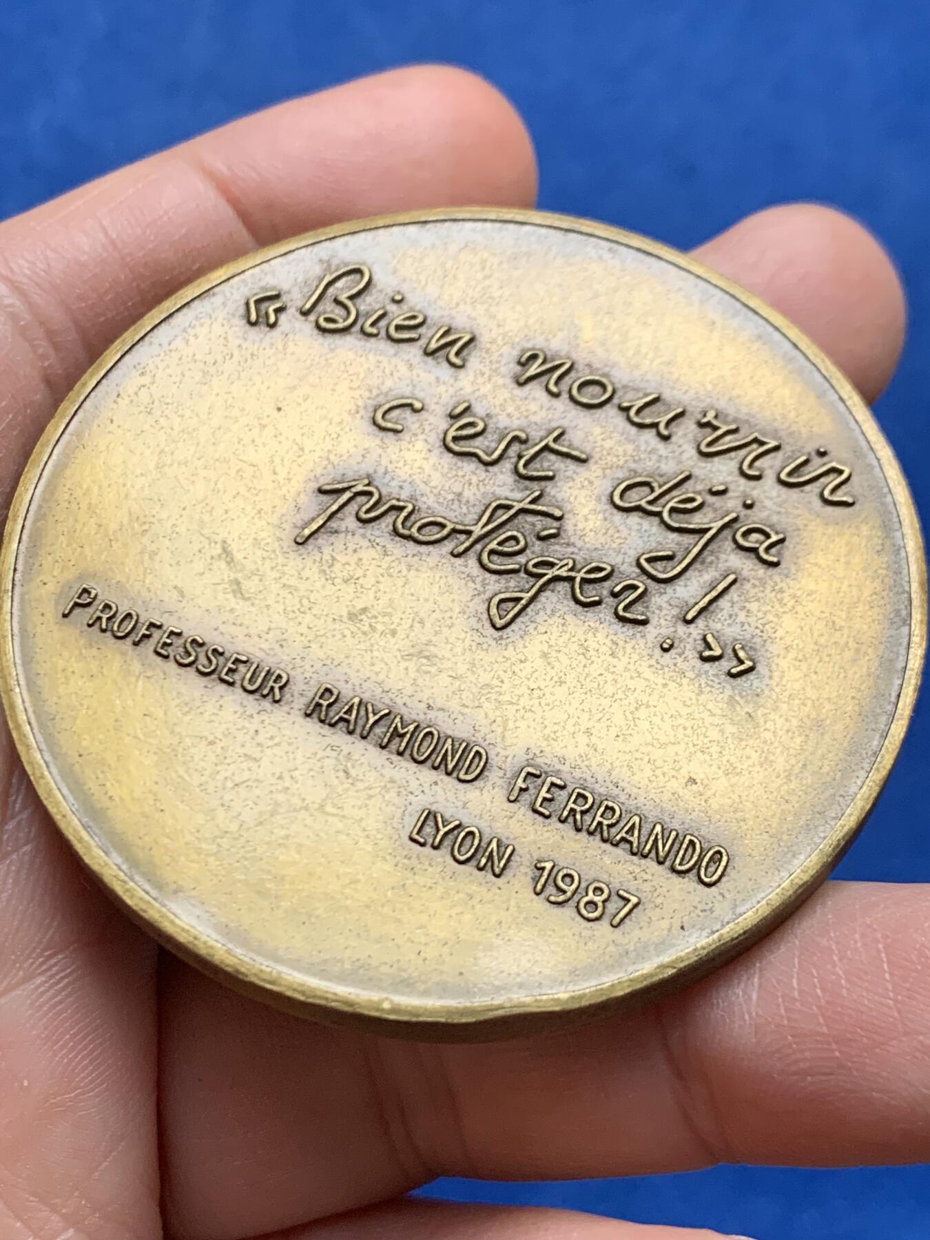 《竞宝斋》第447场 周日，周一，2场连拍 （全场包邮） 法国著名医学教授大铜章 直径57mm 重量84.1g 铜标边铭