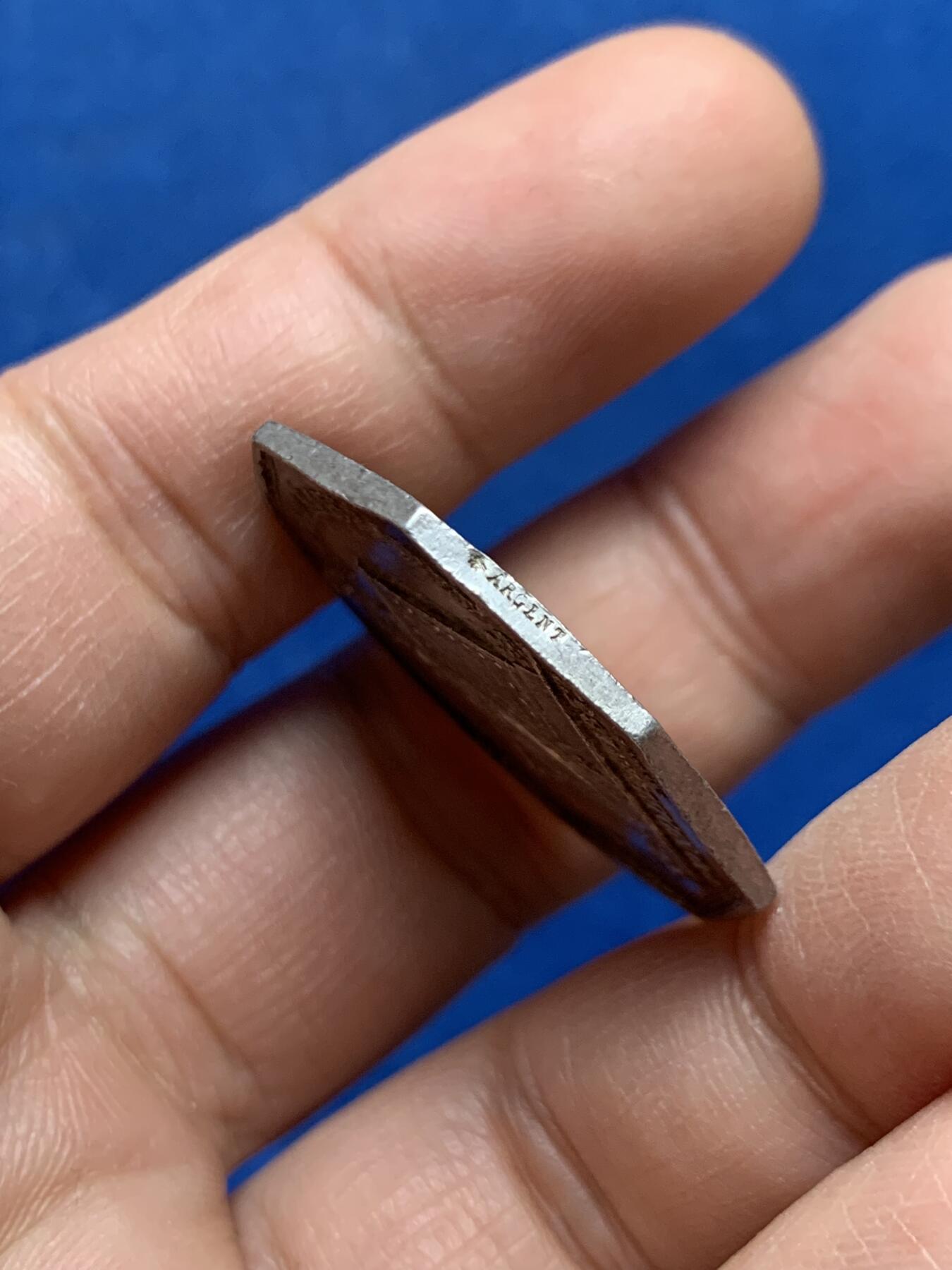 《竞宝斋》第447场 周日，周一，2场连拍 （全场包邮） 法国1832年奥尔良卢瓦雷省储蓄银行八角银章，蜜蜂AR边铭，31.2mm，12.35克