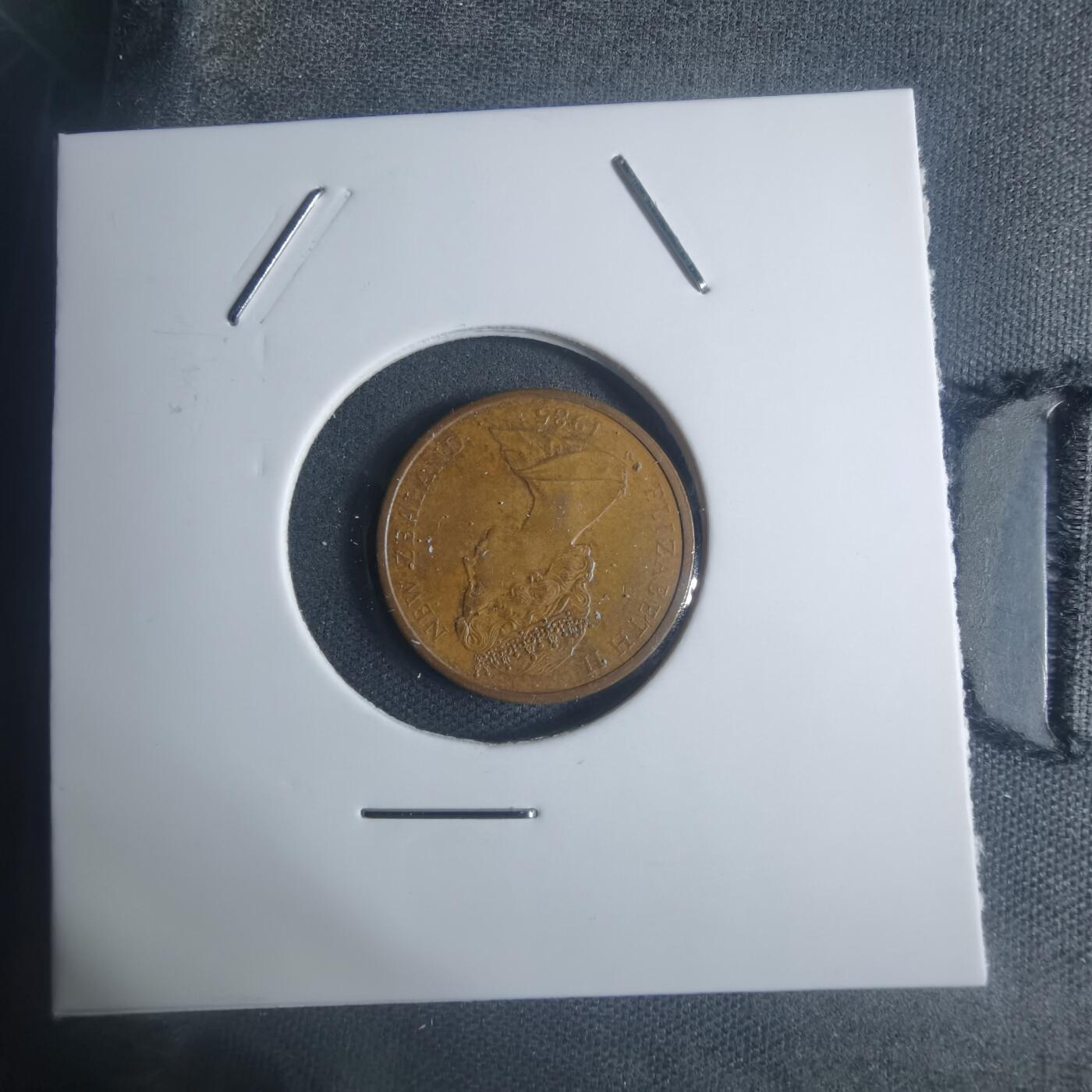 沼泽如烟--第932场 新西兰1985年一分浅雕版