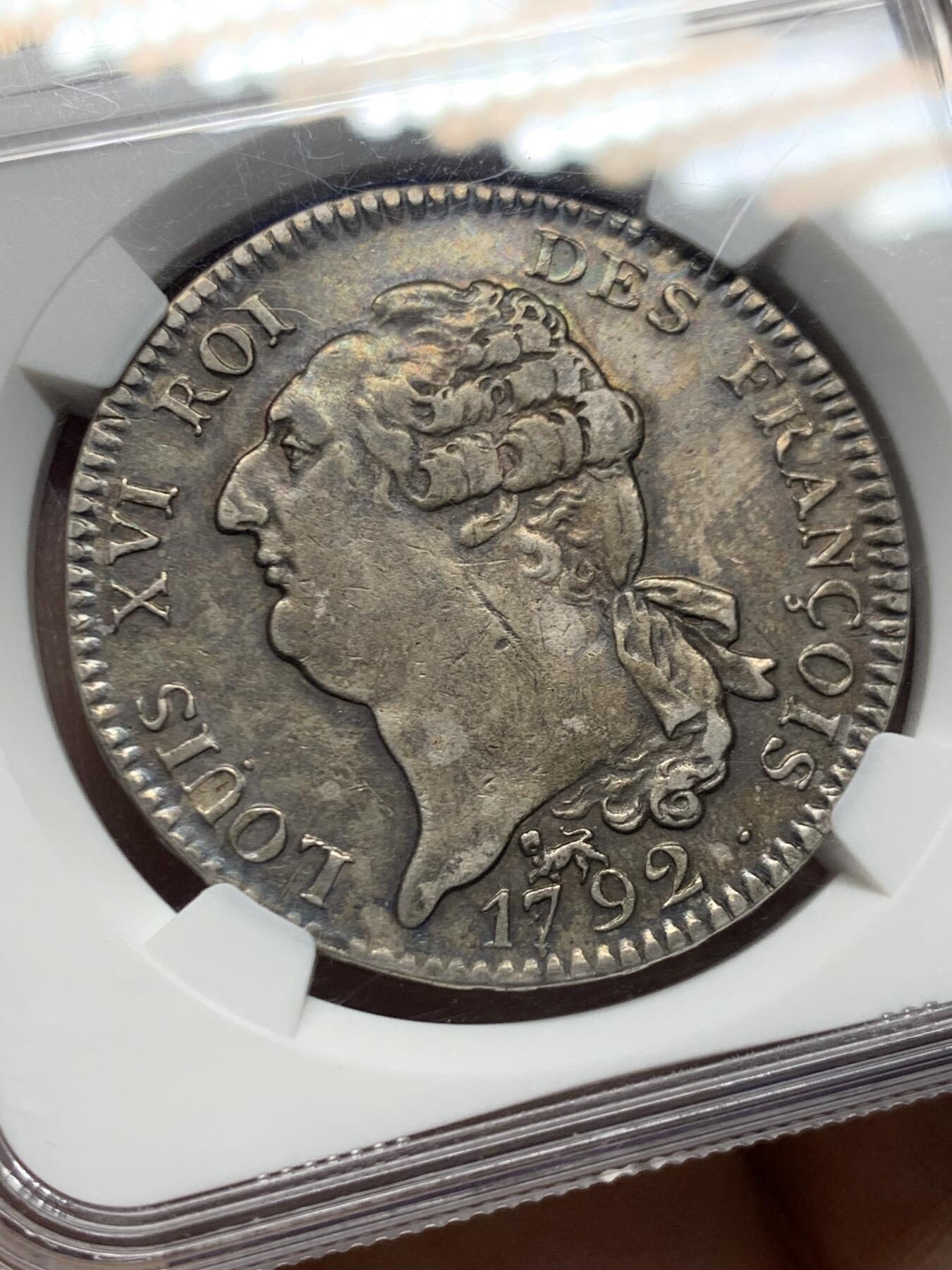 《竞宝斋》第447场 周日，周一，2场连拍 （全场包邮） NGC XF40 法国1792年路易十六天使版埃居大银币，原味包浆 双面深打 图案清晰 减重痕极少