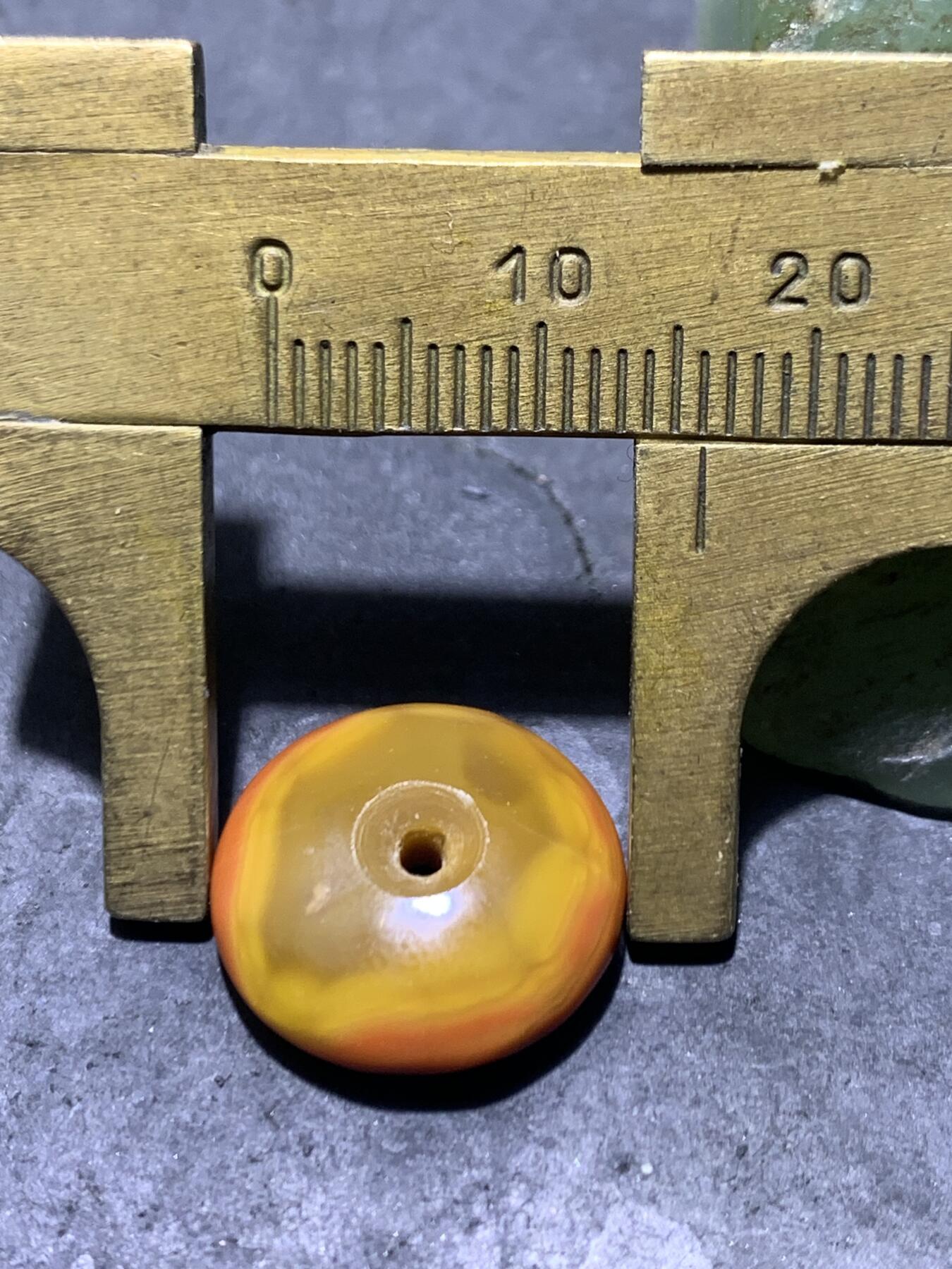 精美红黄双色战国红玛瑙小平安扣一个