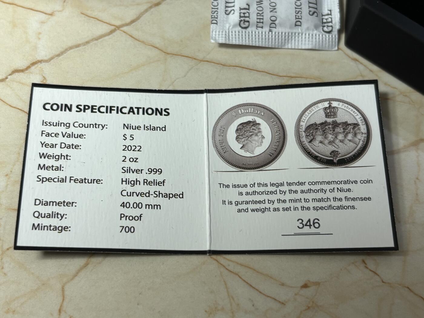 第186期拍卖 纽埃2022年怀念伊丽莎白女王2盎司加厚高浮雕银币原盒证书，发行量700枚，999银