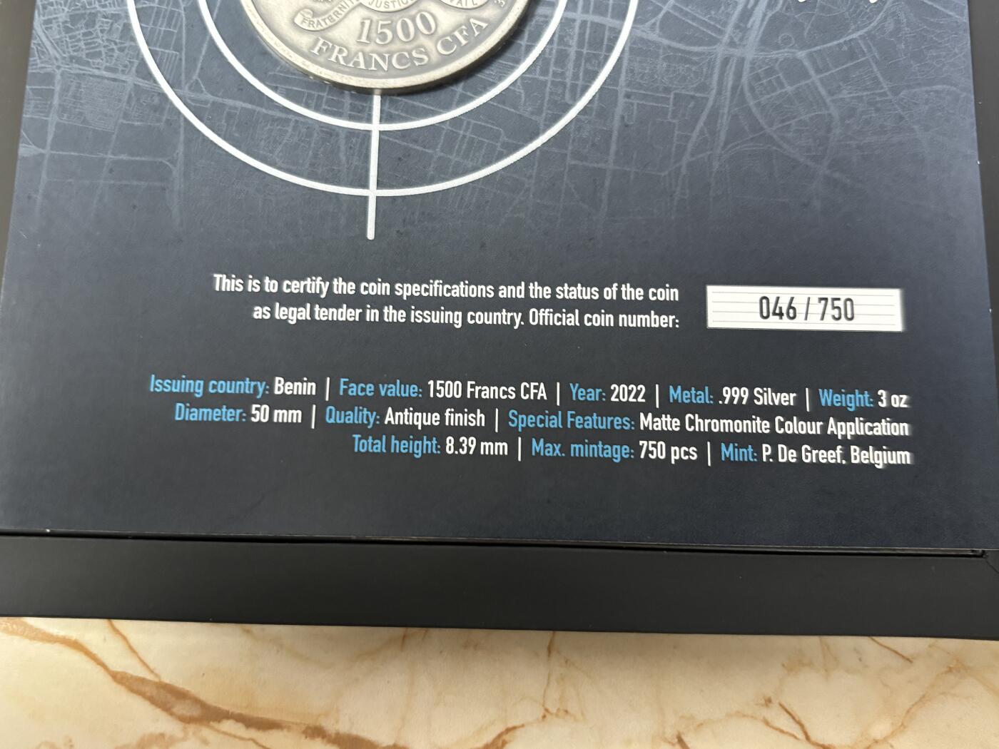 第186期拍卖 贝宁2022年城市猎人系列猎鹰3盎司仿古彩银币，999银，发行750枚