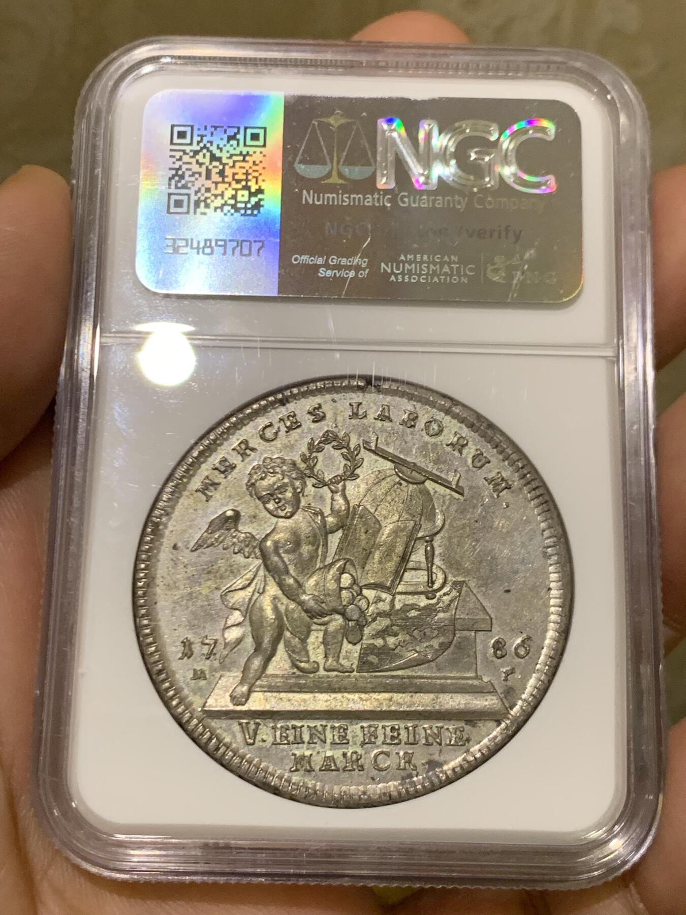 《竞宝斋》第447场 周日，周一，2场连拍 （全场包邮） NGC MS62 德国 1786年 维尔茨堡主教区  2泰勒大银币 56.13克 双倍的享受 包浆自然 小天使鼻尖清晰 非常稀少的品种 具体细节状态见图