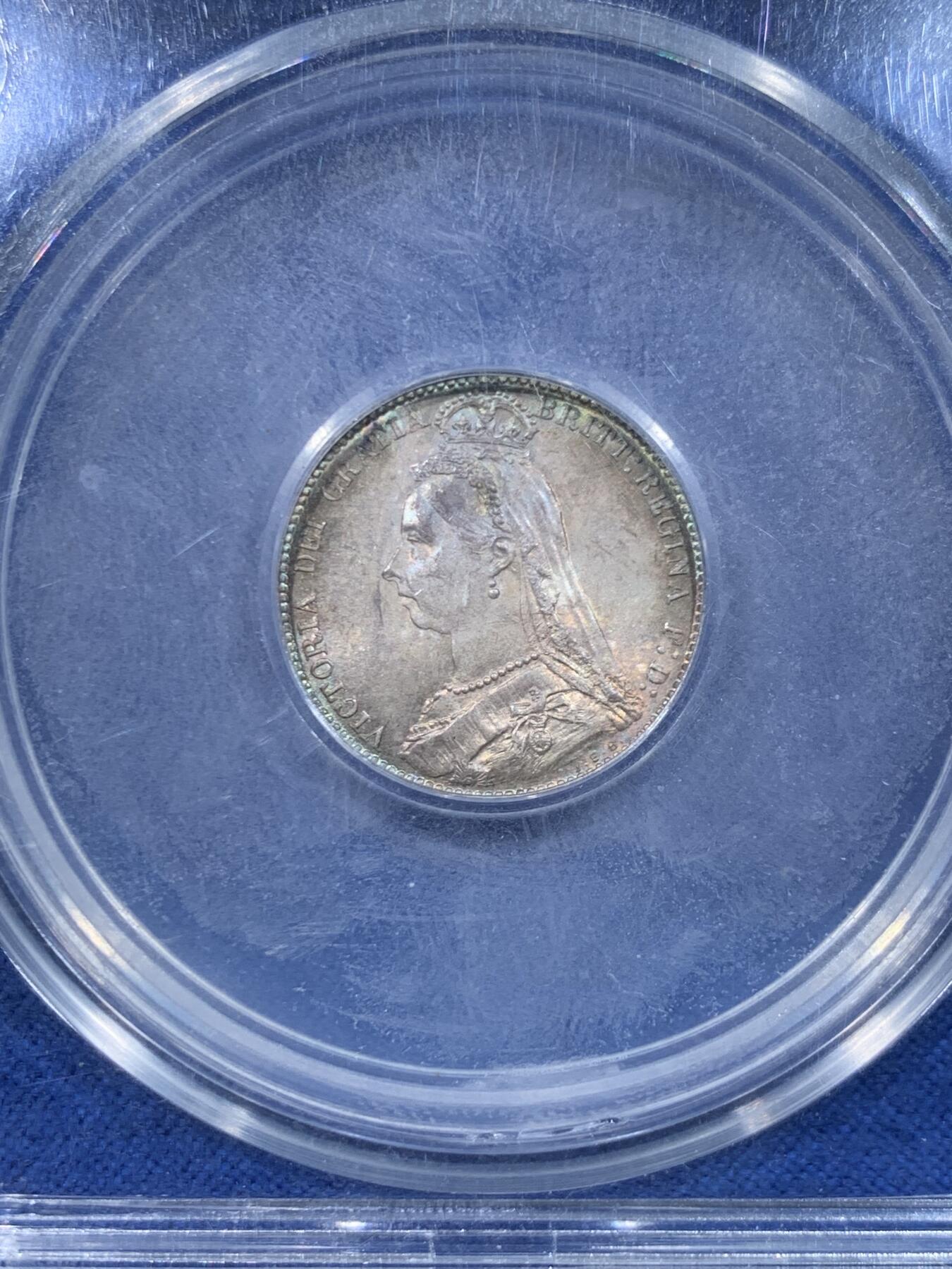 《竞宝斋》第447场 周日，周一，2场连拍 （全场包邮） CGS评级85分（换算N/P盒 约MS64-MS65） 英国 1887年 高冠六便士 英国本土 双面五彩转光