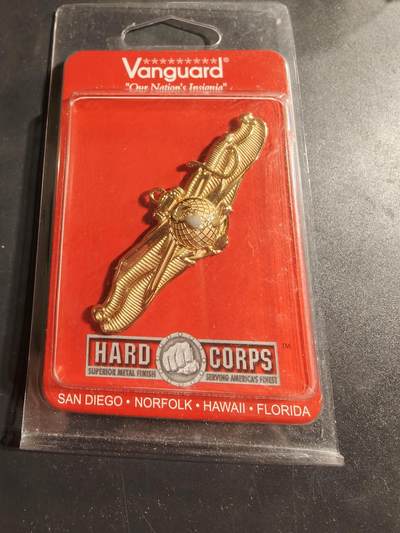 老王徽章第169期 - 美国海军信息优势战证章     军官版    原盒未拆封