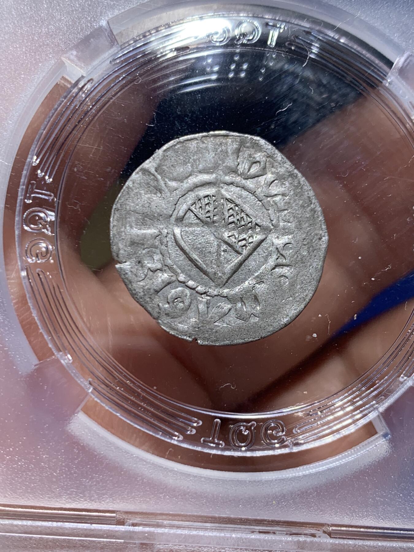 《竞宝斋》第447场 周日，周一，2场连拍 （全场包邮） TQG XF 利沃尼亚骑士团（宝剑骑士团） 1494-1525 1先令 银币 骑士团银币 沃尔特大团长在位时期发行 打制不错 细节较好 少见品种