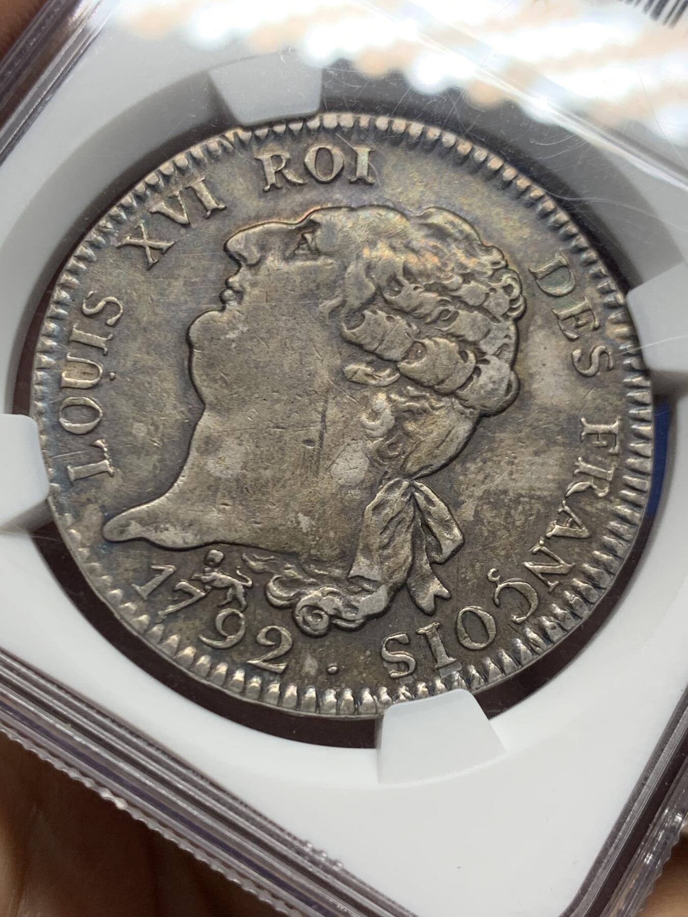 《竞宝斋》第447场 周日，周一，2场连拍 （全场包邮） NGC XF40 法国1792年路易十六天使版埃居大银币，原味包浆 双面深打 图案清晰 减重痕极少