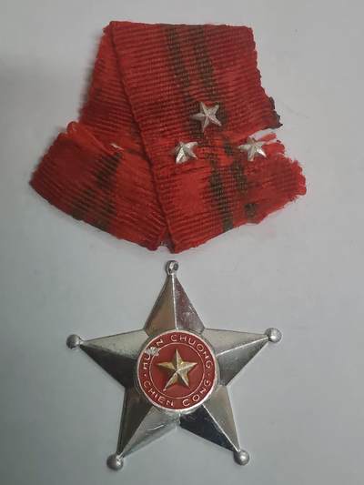 韵星假日拍卖第三十二期 -- Rimey Holidays Auction 32 - 越南社会主义共和国一级战功勋章