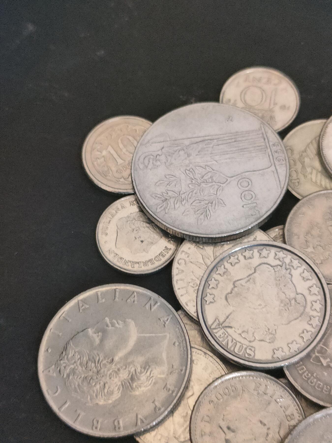 猩哥外币小铺➨【第209场】 钱币40个