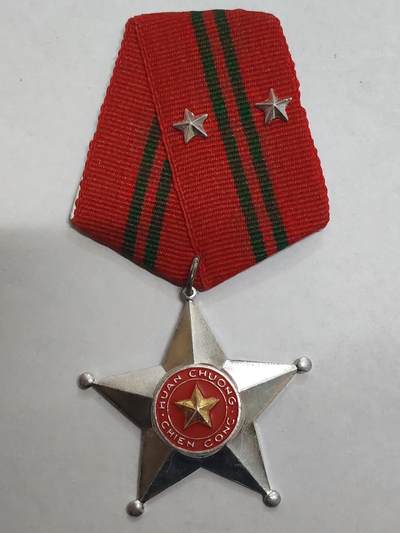 韵星假日拍卖第三十二期 -- Rimey Holidays Auction 32 - 越南社会主义共和国二级战功勋章