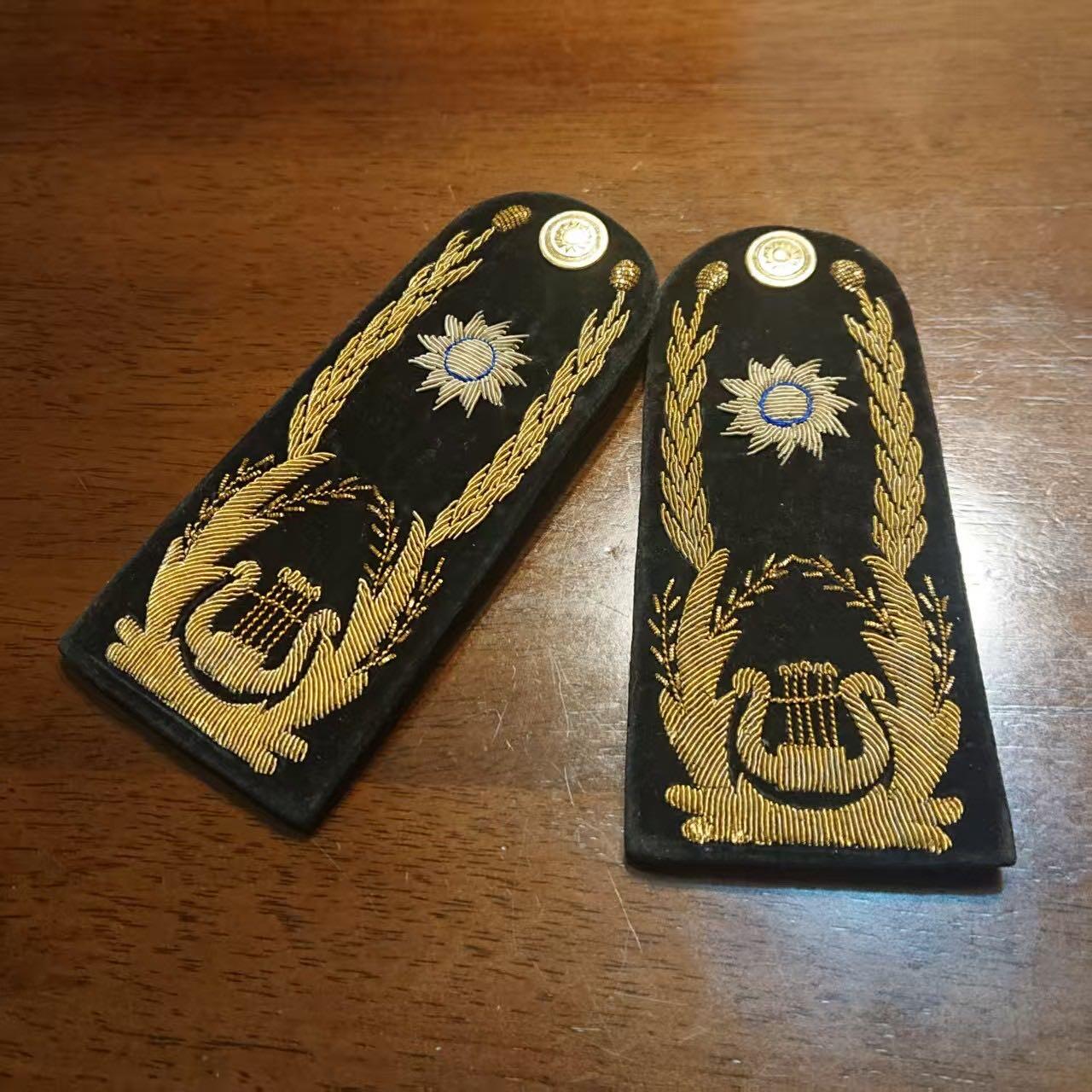 【第叁場】近代勋奖章徽章服饰杂项专场 孤品—民国三军仪仗军乐队金线刺绣肩章