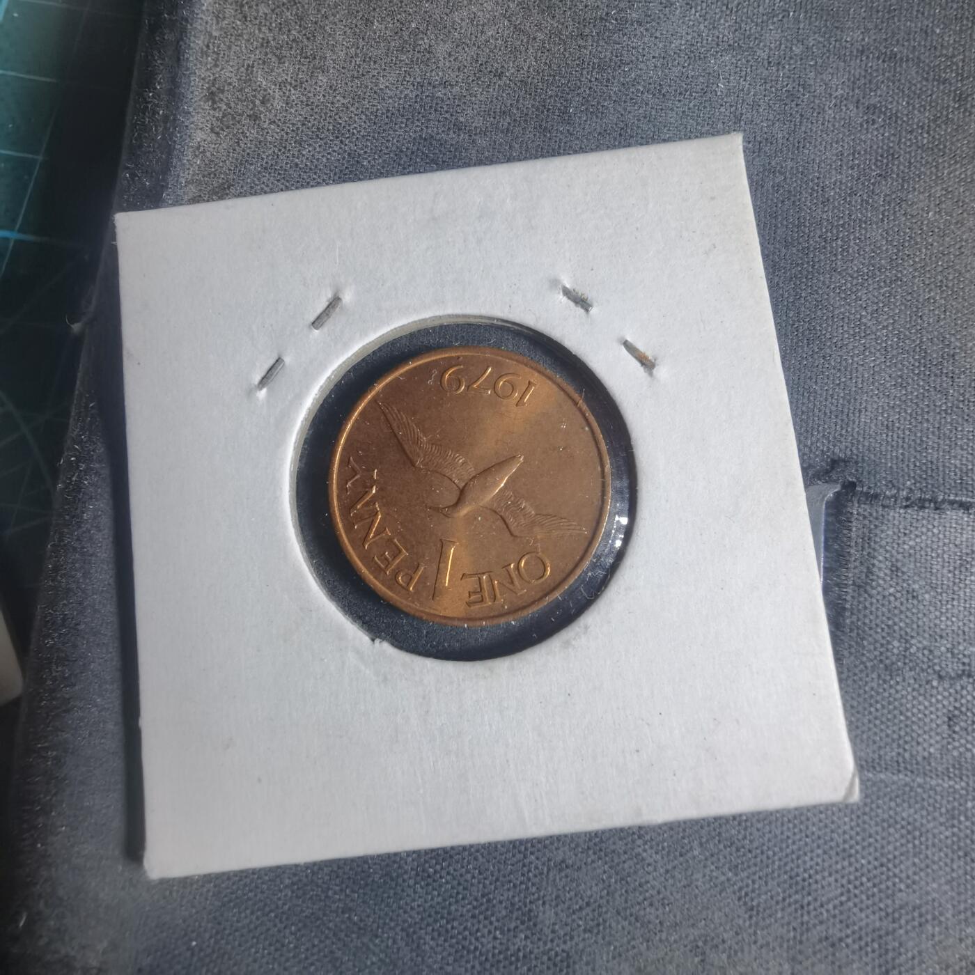 沼泽如烟--第933场 根西1979年1便士