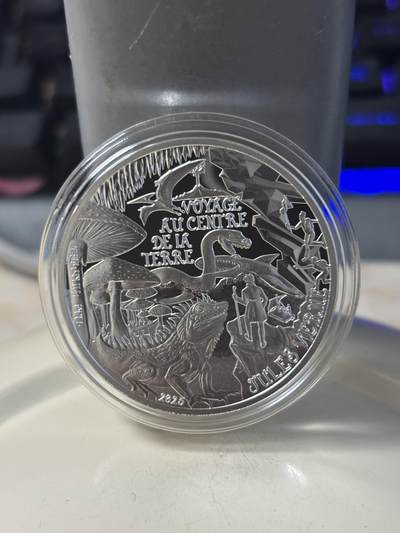 第186期拍卖 - 法国2025年儒勒凡尔纳120周年地心游记10欧元纪念银币，999银，22.2克，发行2500枚
