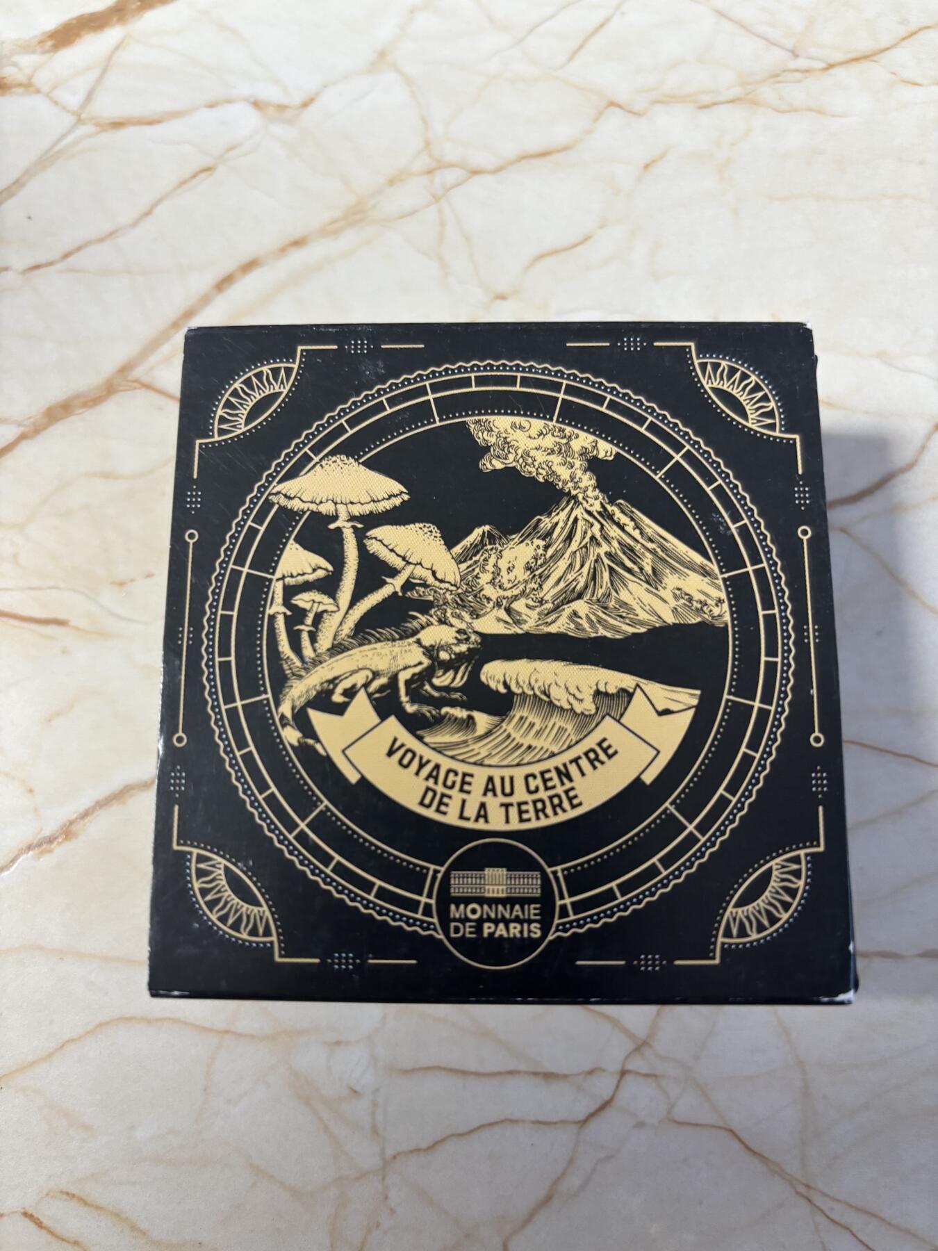 第186期拍卖 法国2025年儒勒凡尔纳120周年地心游记10欧元纪念银币，999银，22.2克，发行2500枚