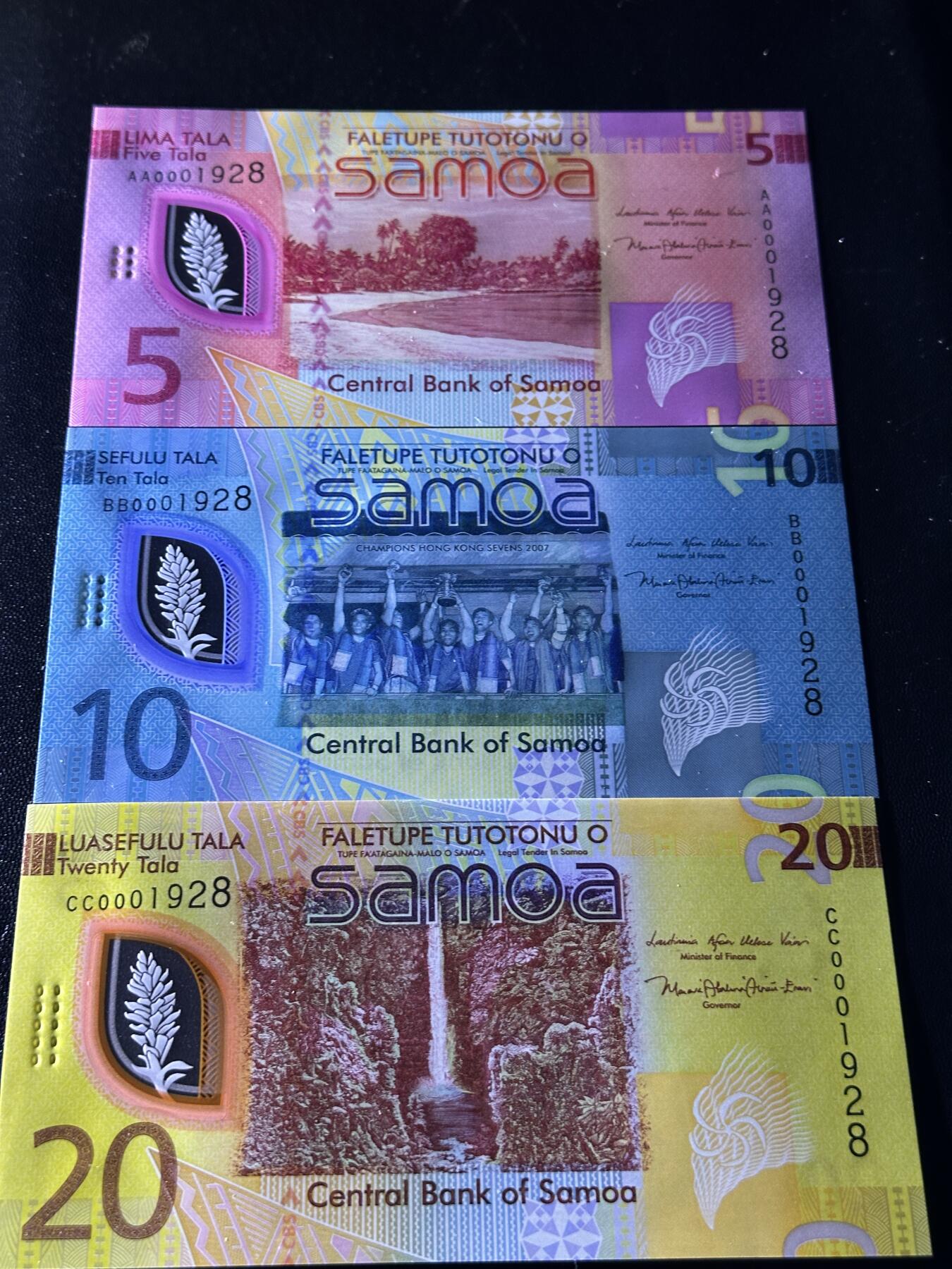 《外钞收藏家》第五百九十四期（畅拍场）（本平台长期征集拍品、欢迎藏友们联系合作） 萨摩亚5、10、20塔拉 3张全同号 首发冠 千位号1928 全新UNC
