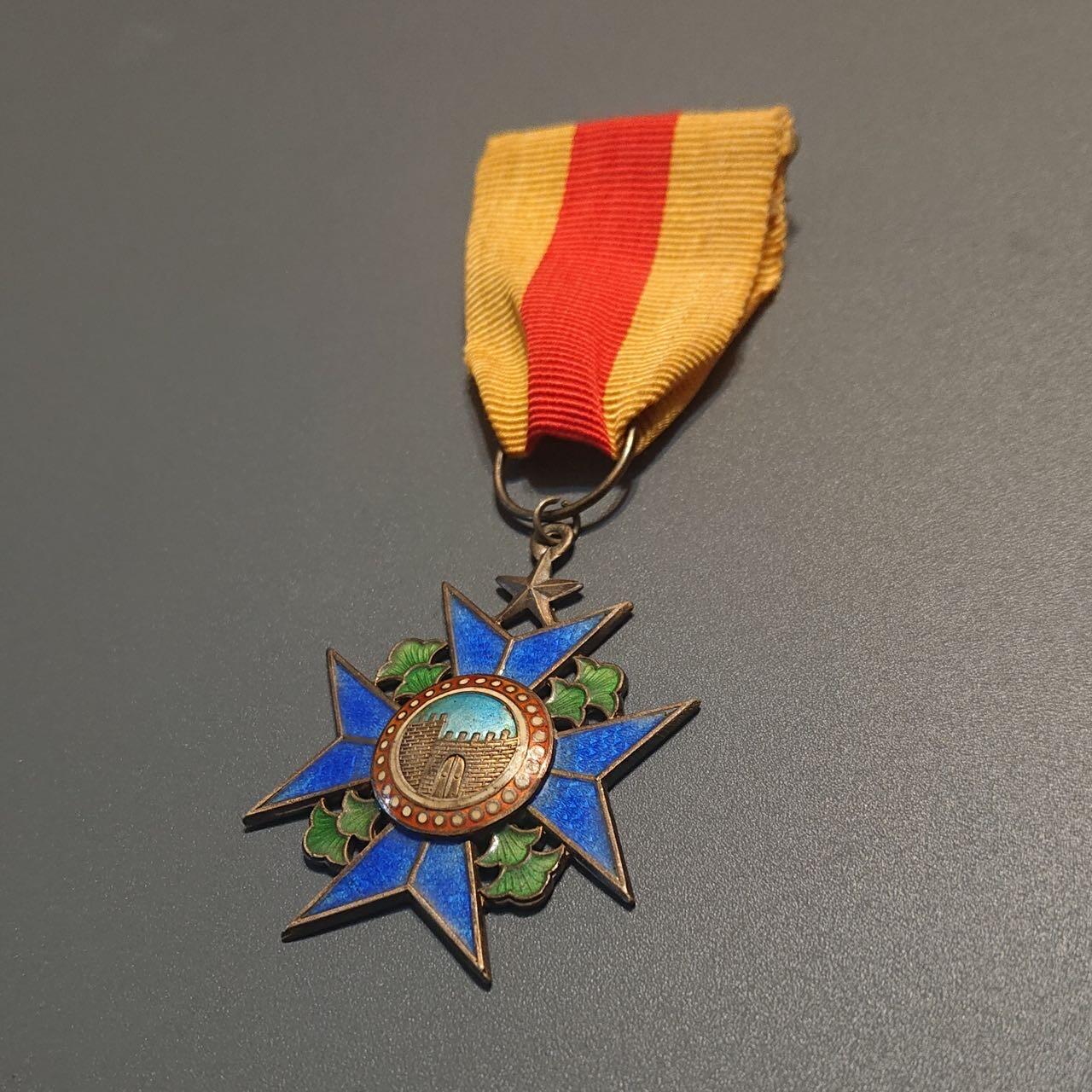 【第叁場】近代勋奖章徽章服饰杂项专场 抗战荣光—民国干城奖章