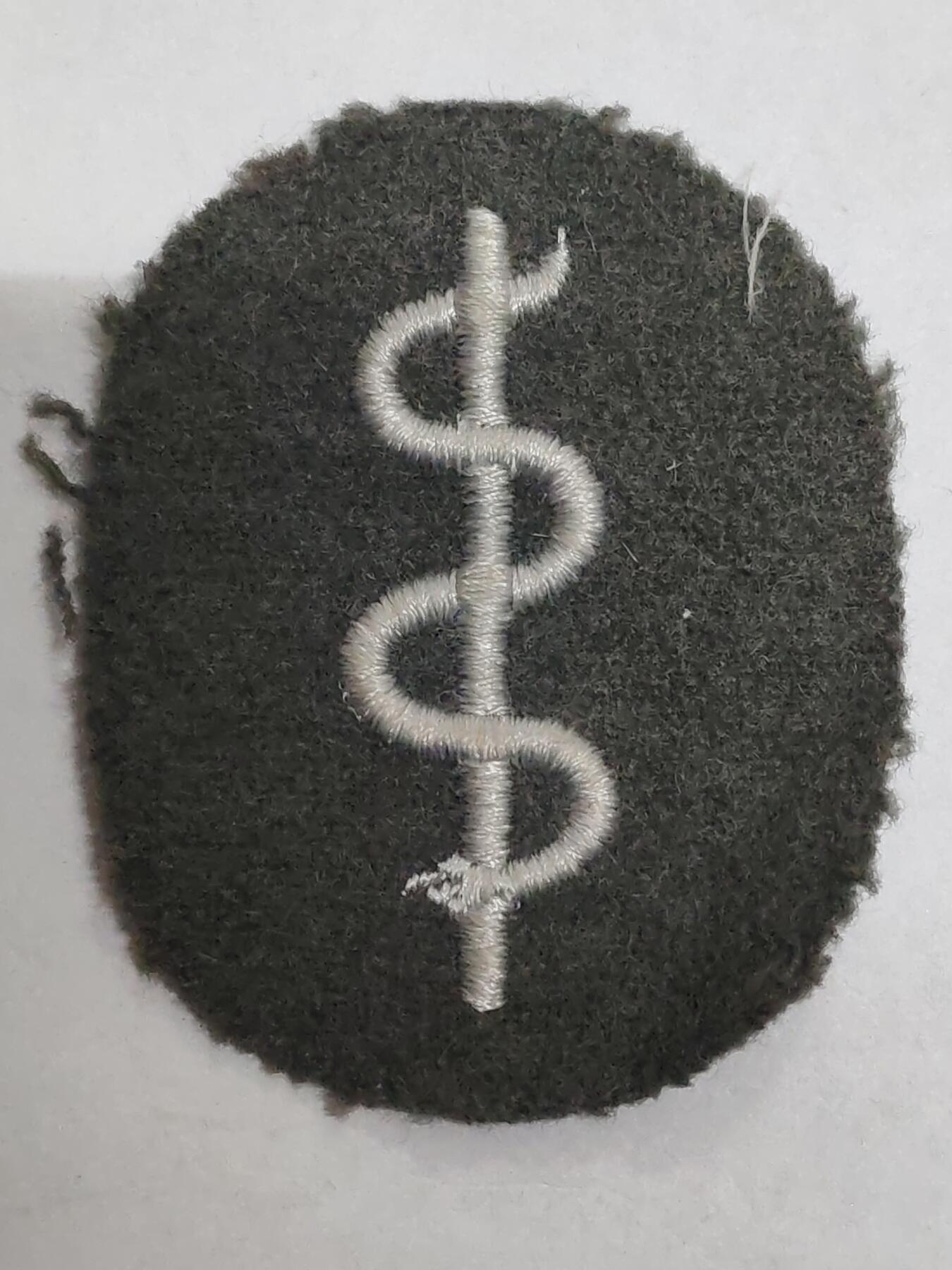 韵星假日拍卖第三十二期 -- Rimey Holidays Auction 32 民主德国军医臂章