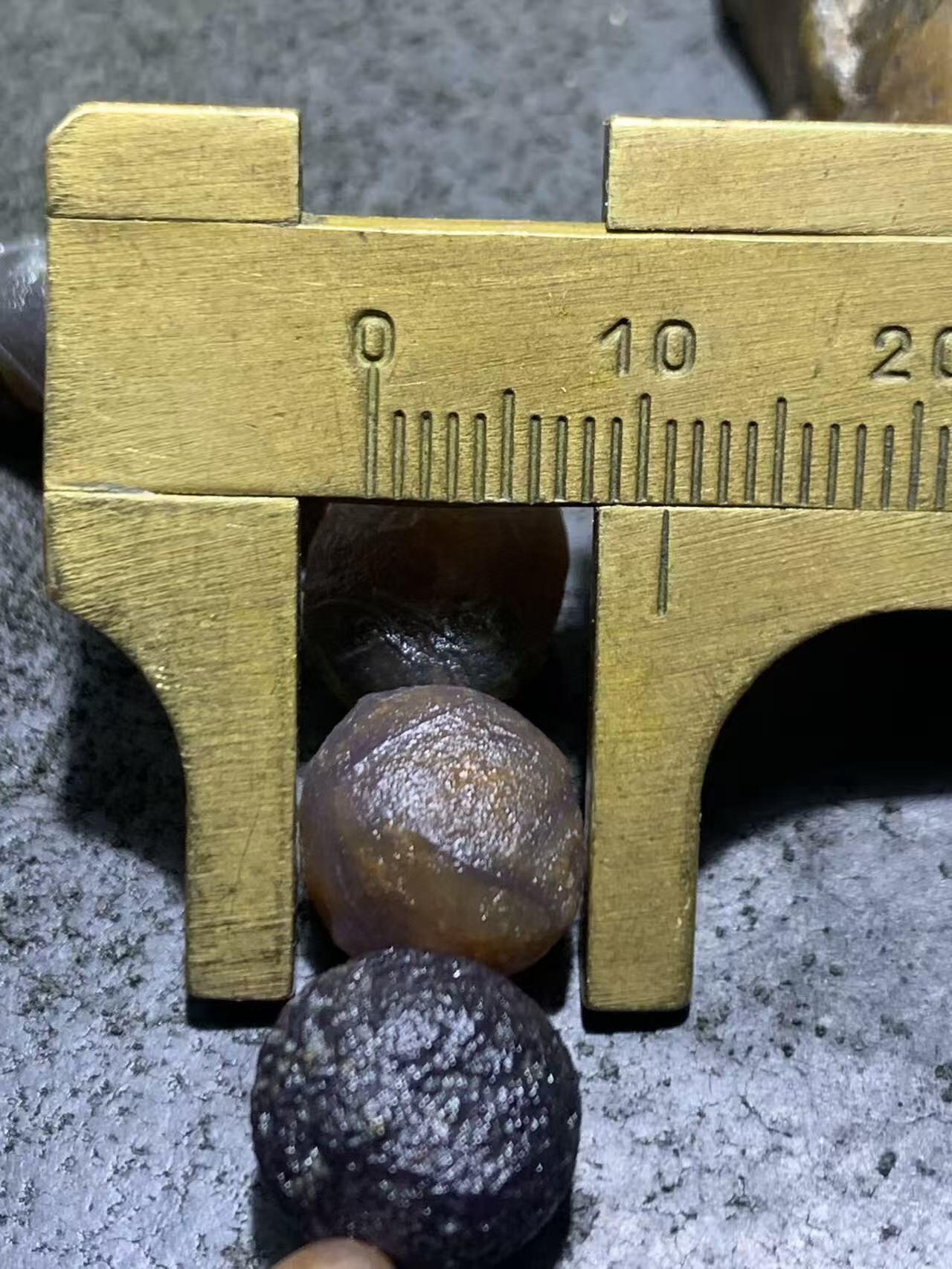 精美阿拉善紫罗兰系多宝筋脉石原石手串一条